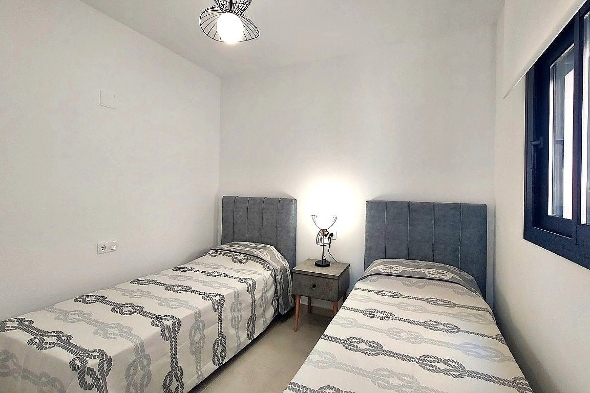 Återförsäljning - Apartment -
Orihuela Costa - Villamartin