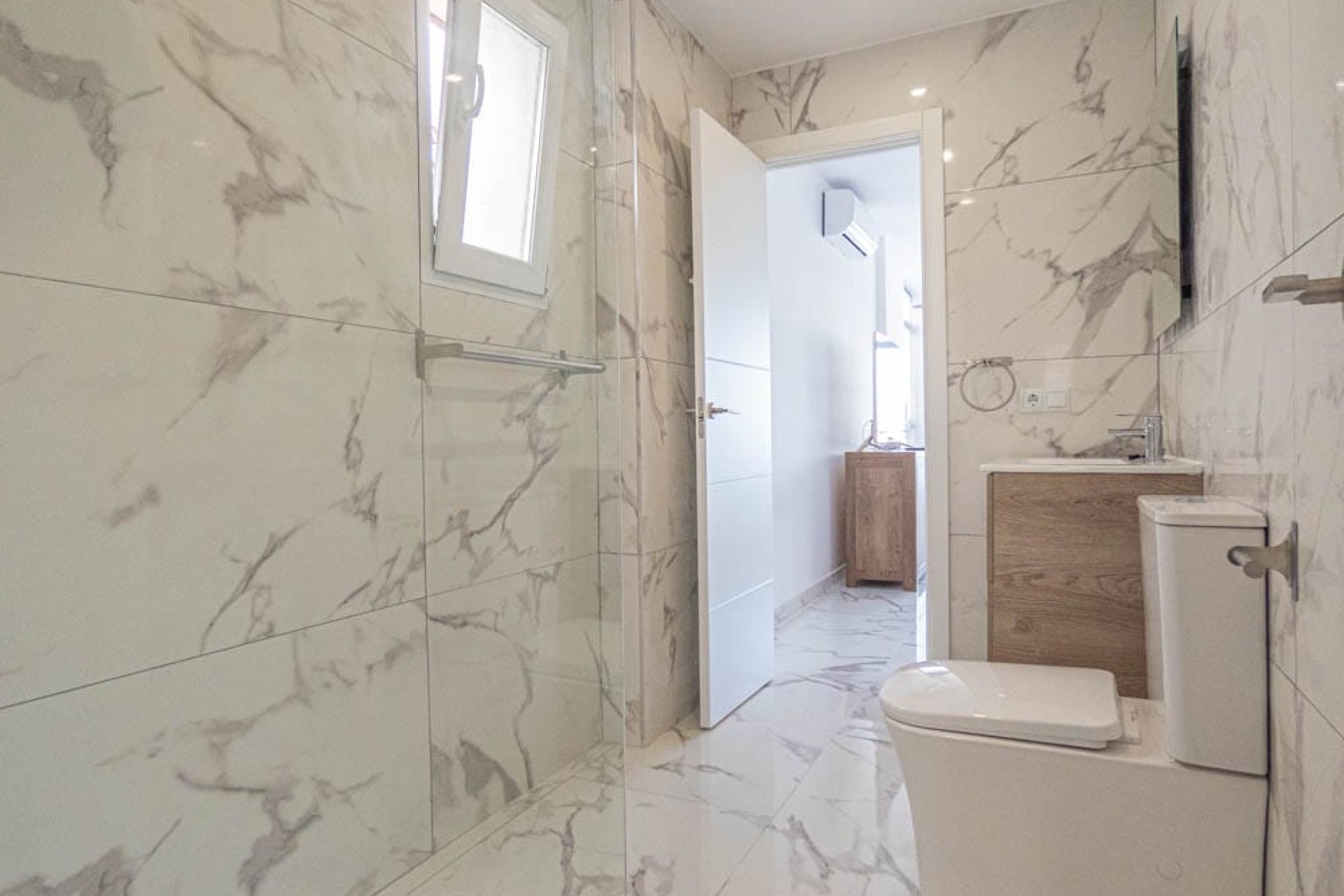 Återförsäljning - Apartment -
Orihuela Costa - Villamartin