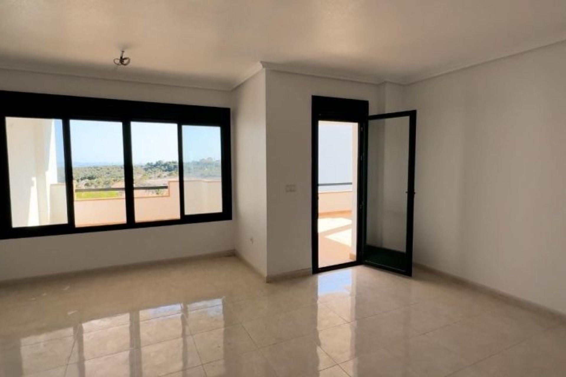 Återförsäljning - Apartment -
Orihuela Costa