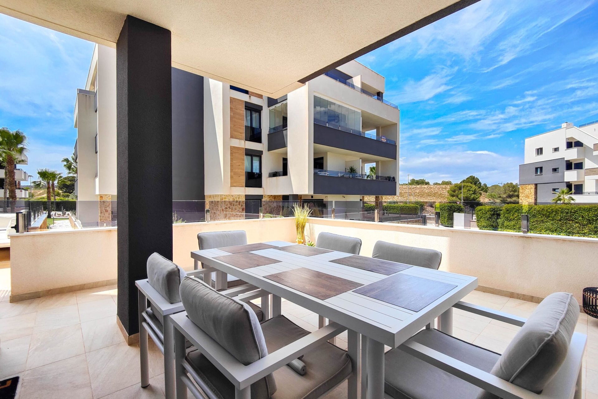 Återförsäljning - Apartment -
Orihuela Costa