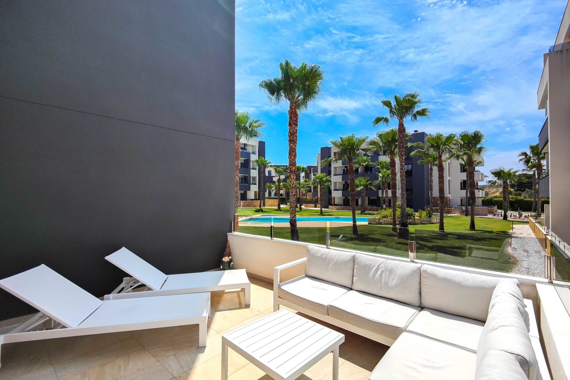 Återförsäljning - Apartment -
Orihuela Costa