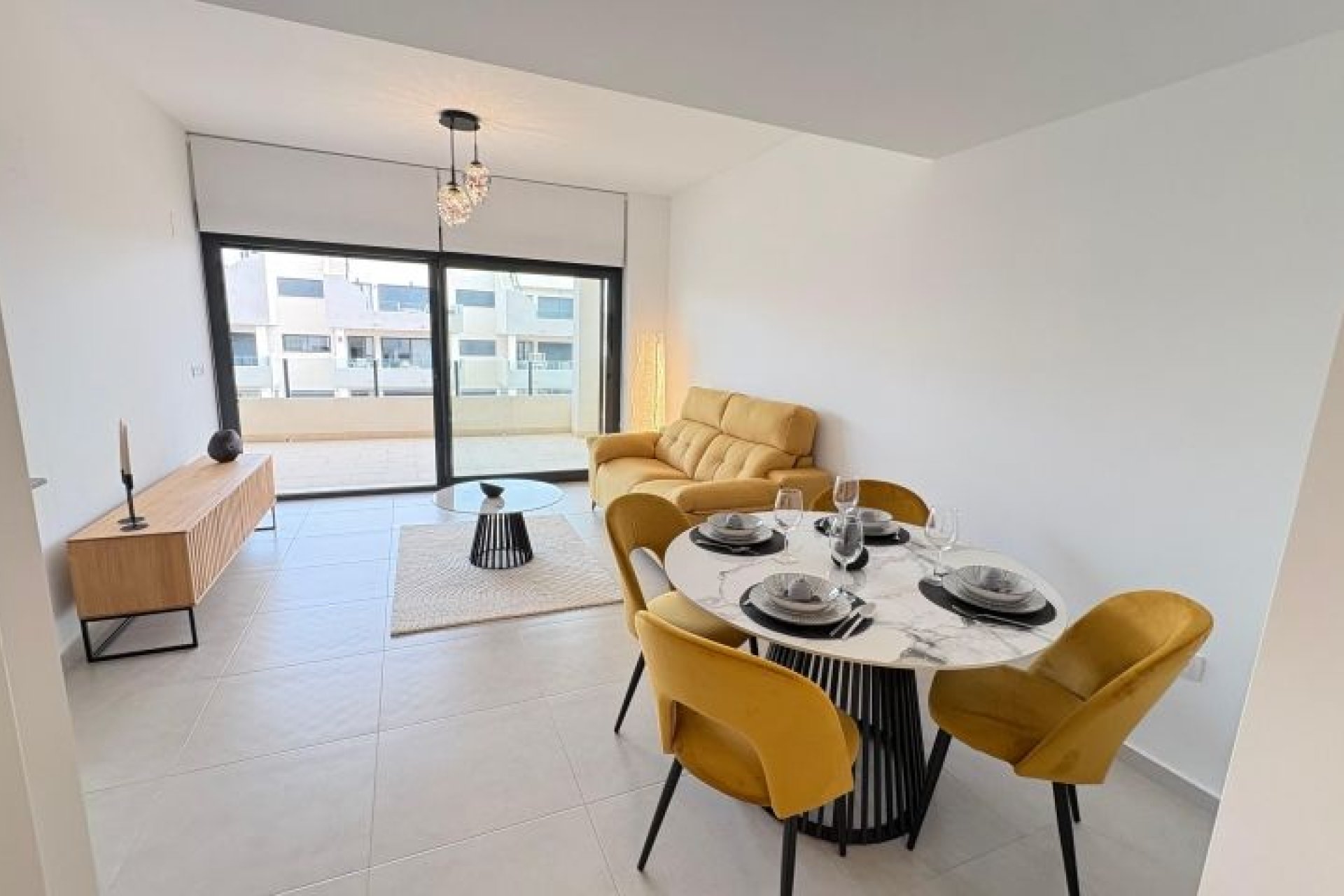 Återförsäljning - Apartment -
Orihuela Costa