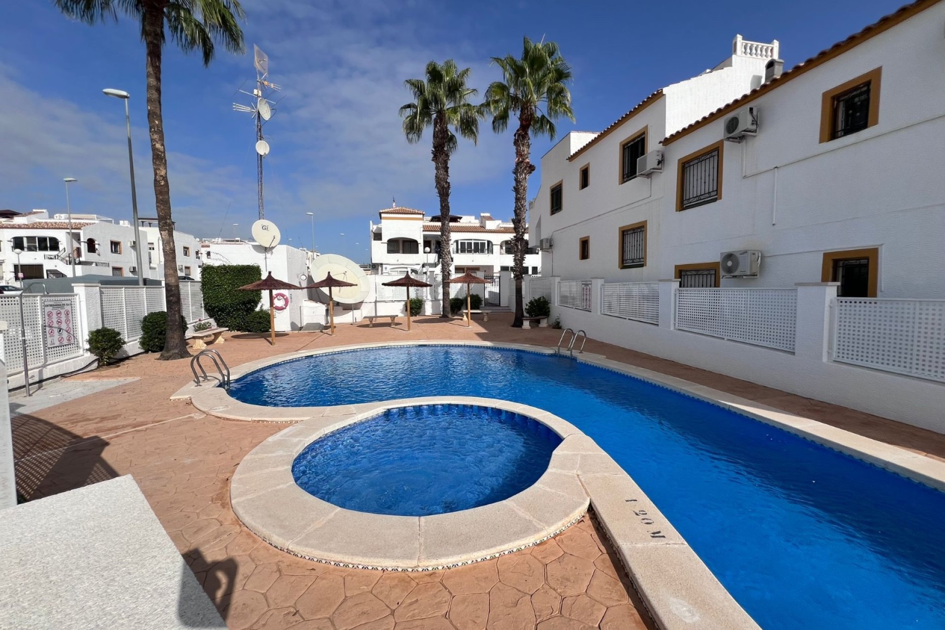 Återförsäljning - Apartment -
Orihuela - Entre Naranjos Vistabella