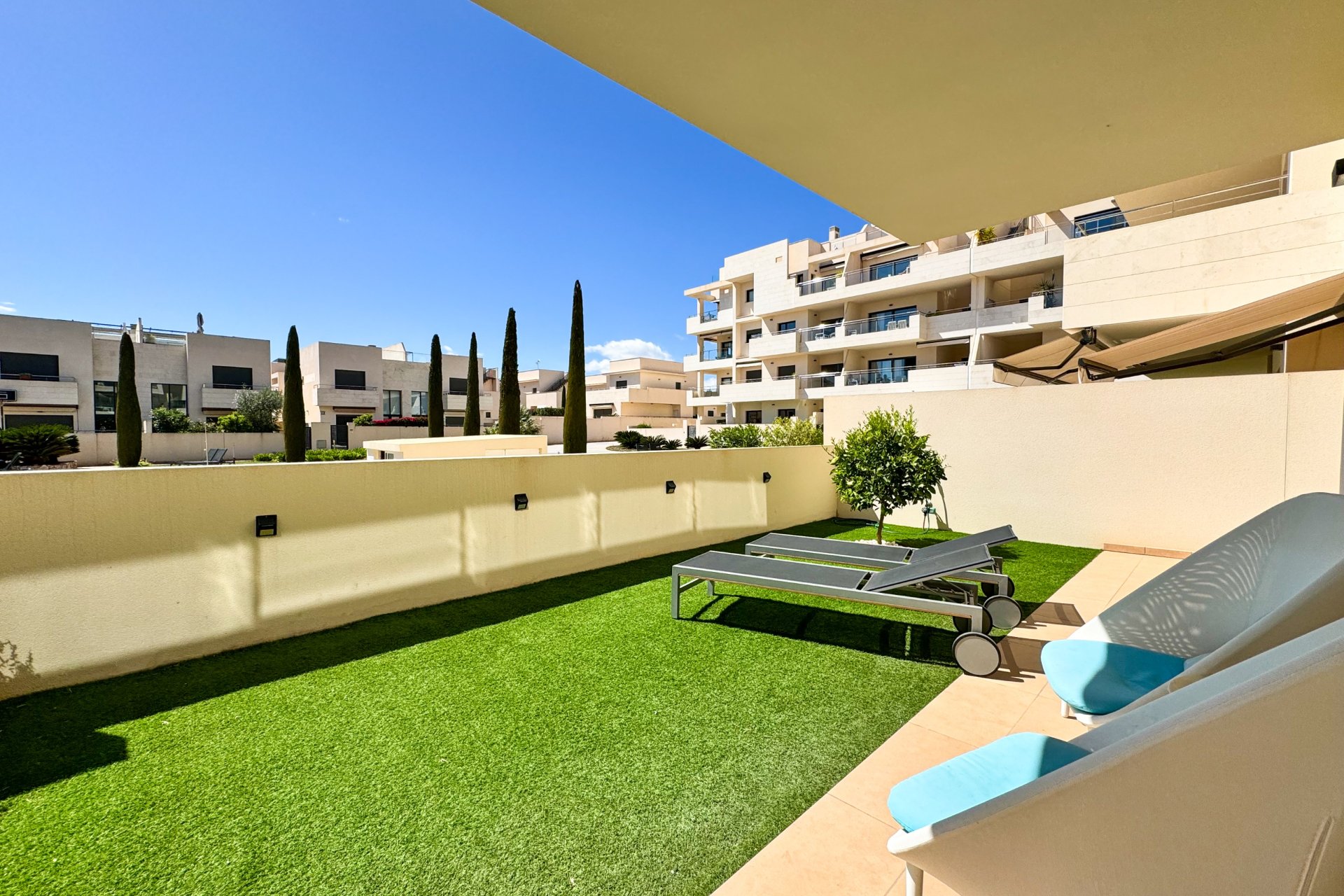 Återförsäljning - Apartment -
Orihuela - Orihuela Costa