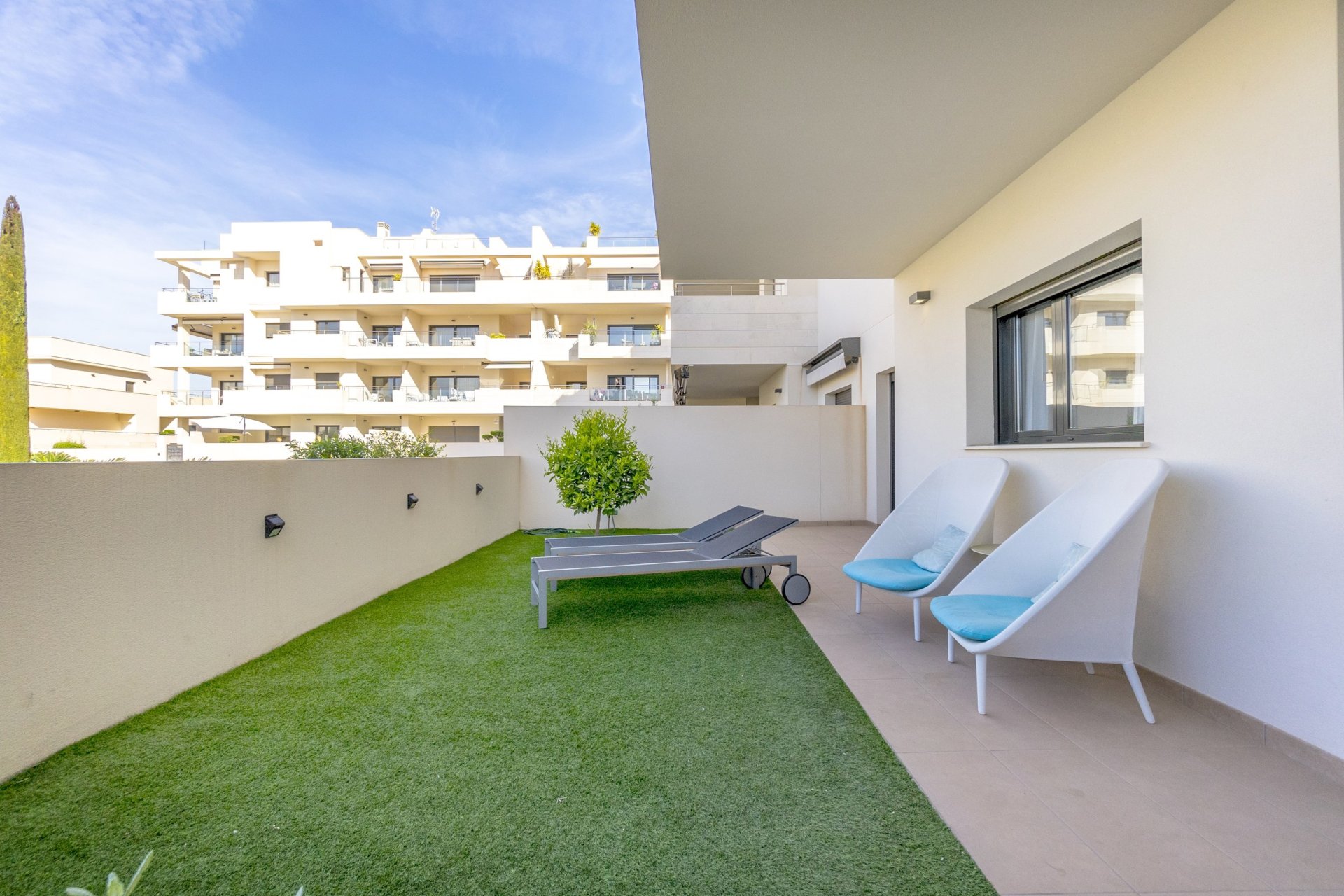 Återförsäljning - Apartment -
Orihuela - Orihuela Costa