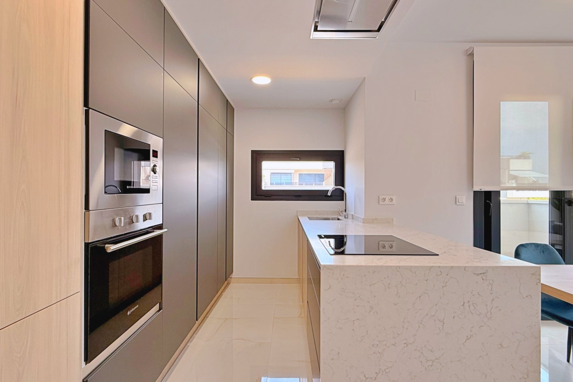 Återförsäljning - Apartment -
Orihuela - Orihuela Costa