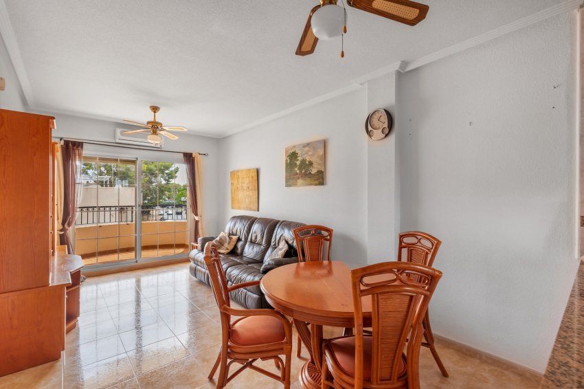 Återförsäljning - Apartment -
Orihuela - Villamartin