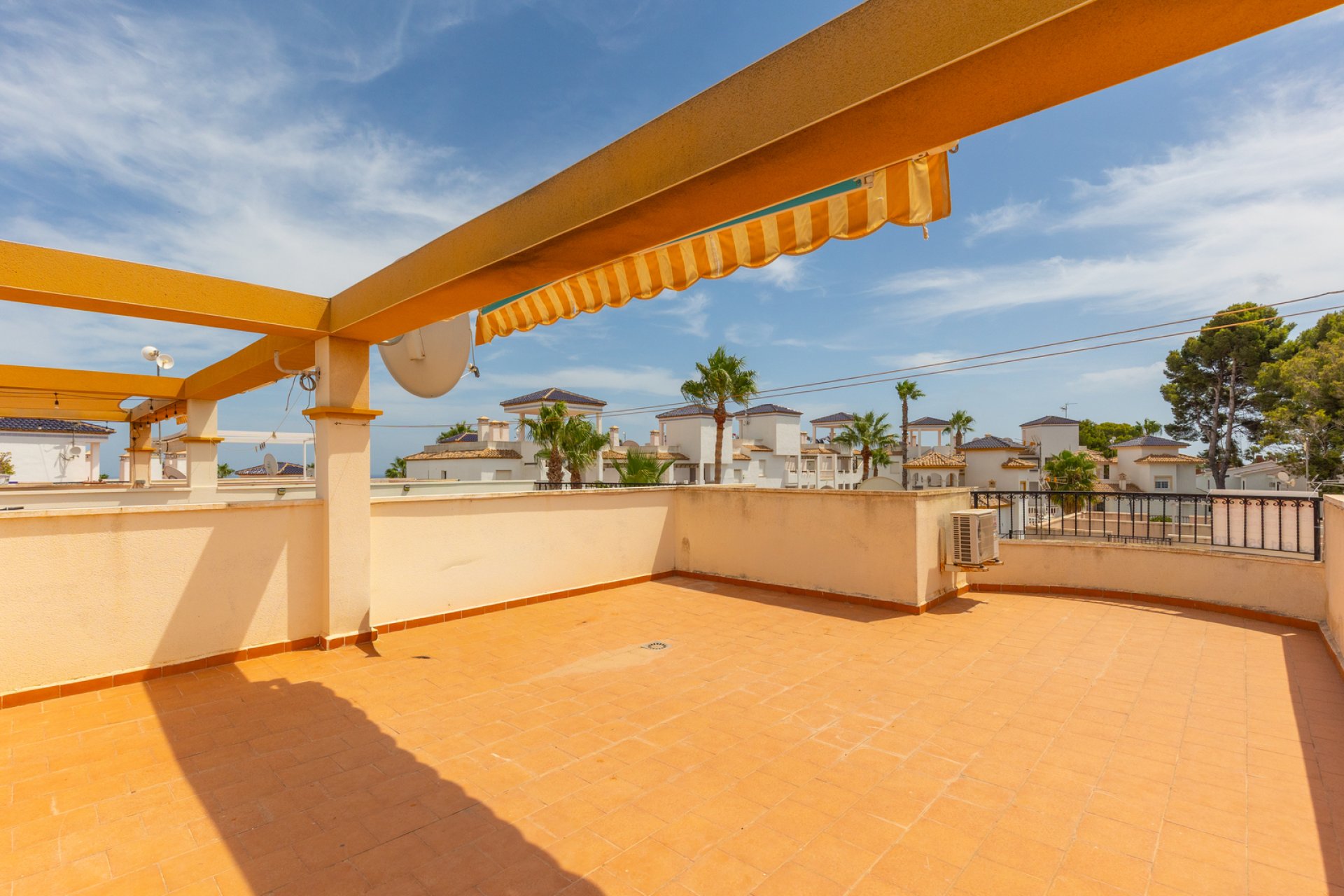 Återförsäljning - Apartment -
Orihuela - Villamartin