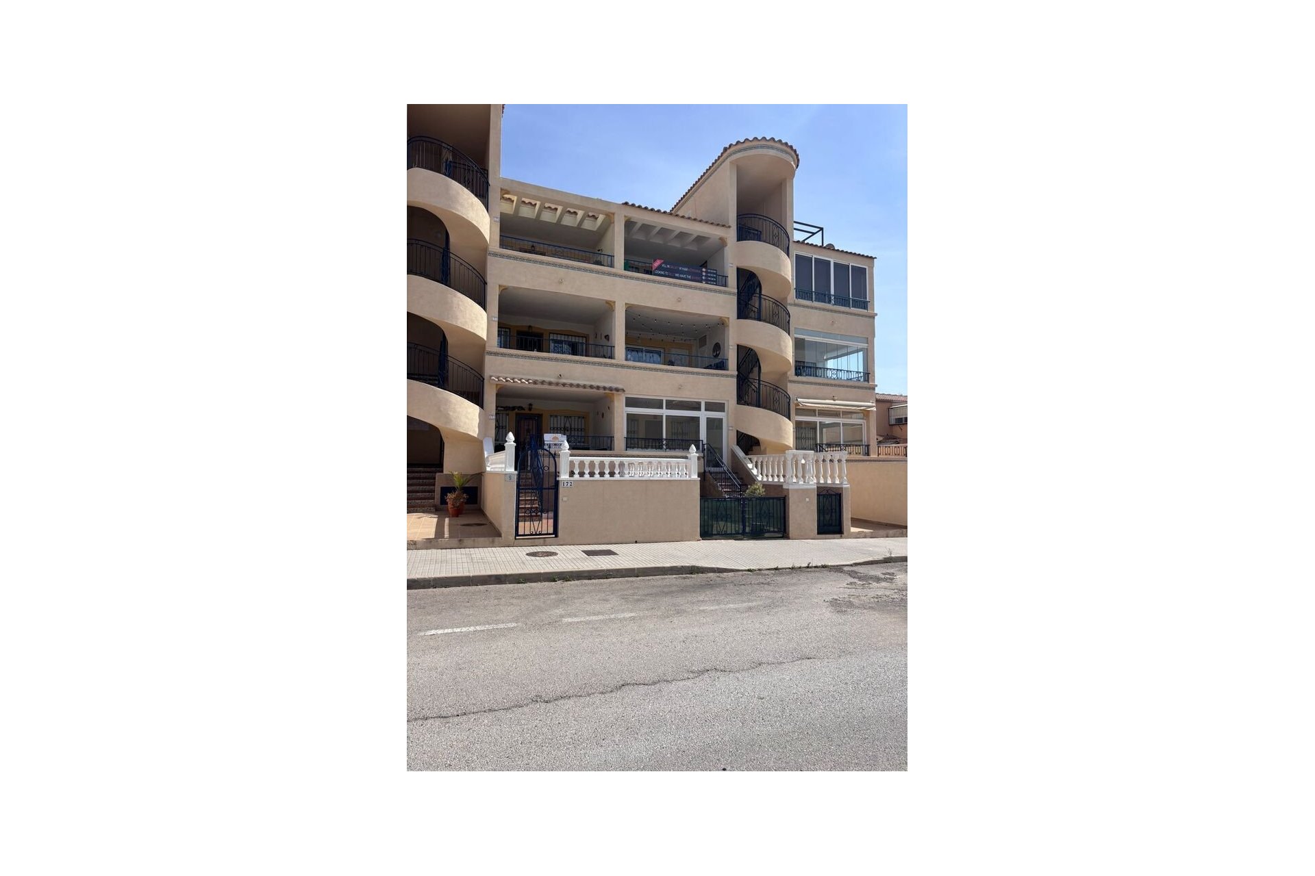 Återförsäljning - Apartment -
Punta Prima - Costa Blanca