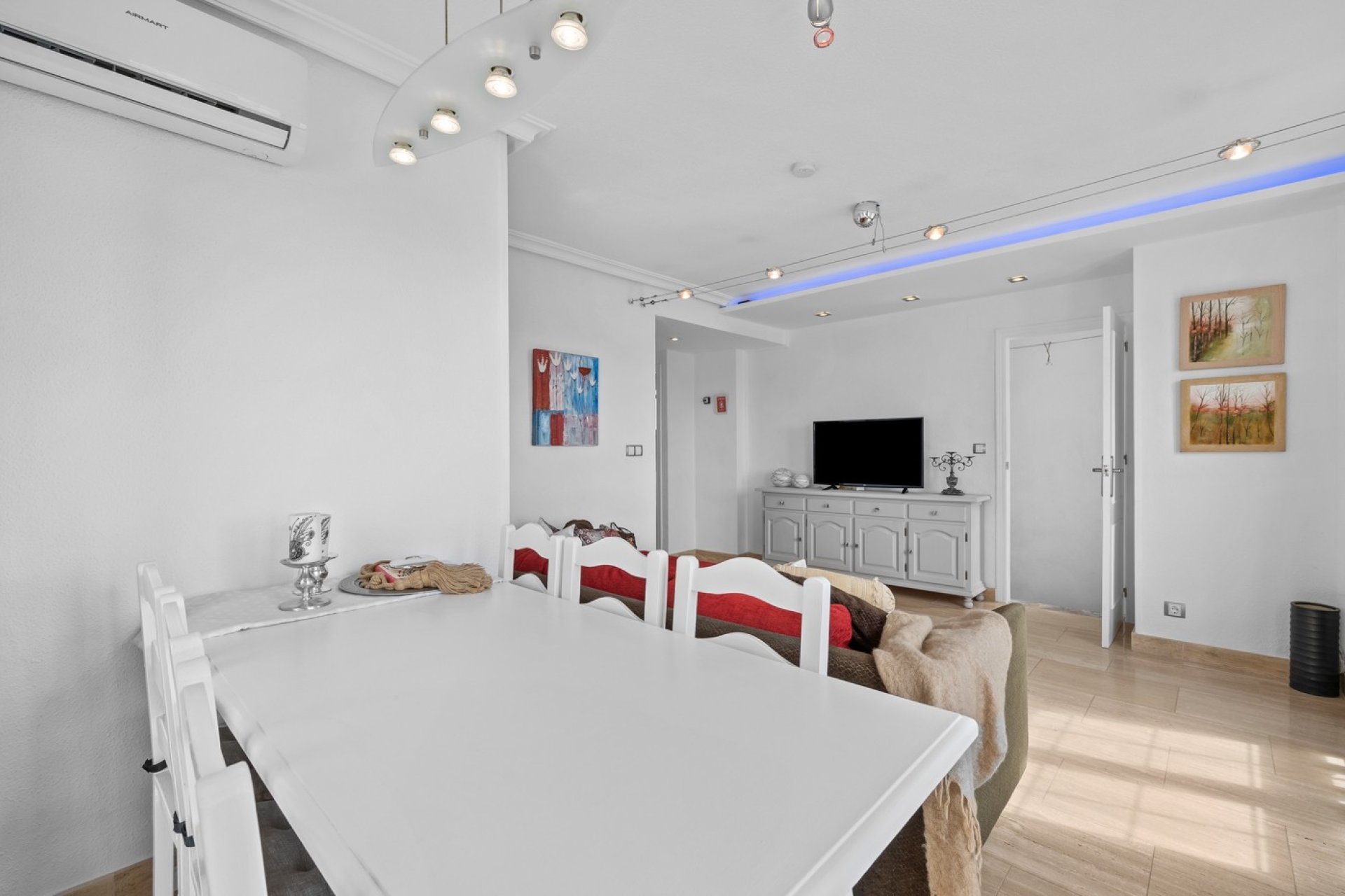 Återförsäljning - Apartment -
Punta Prima