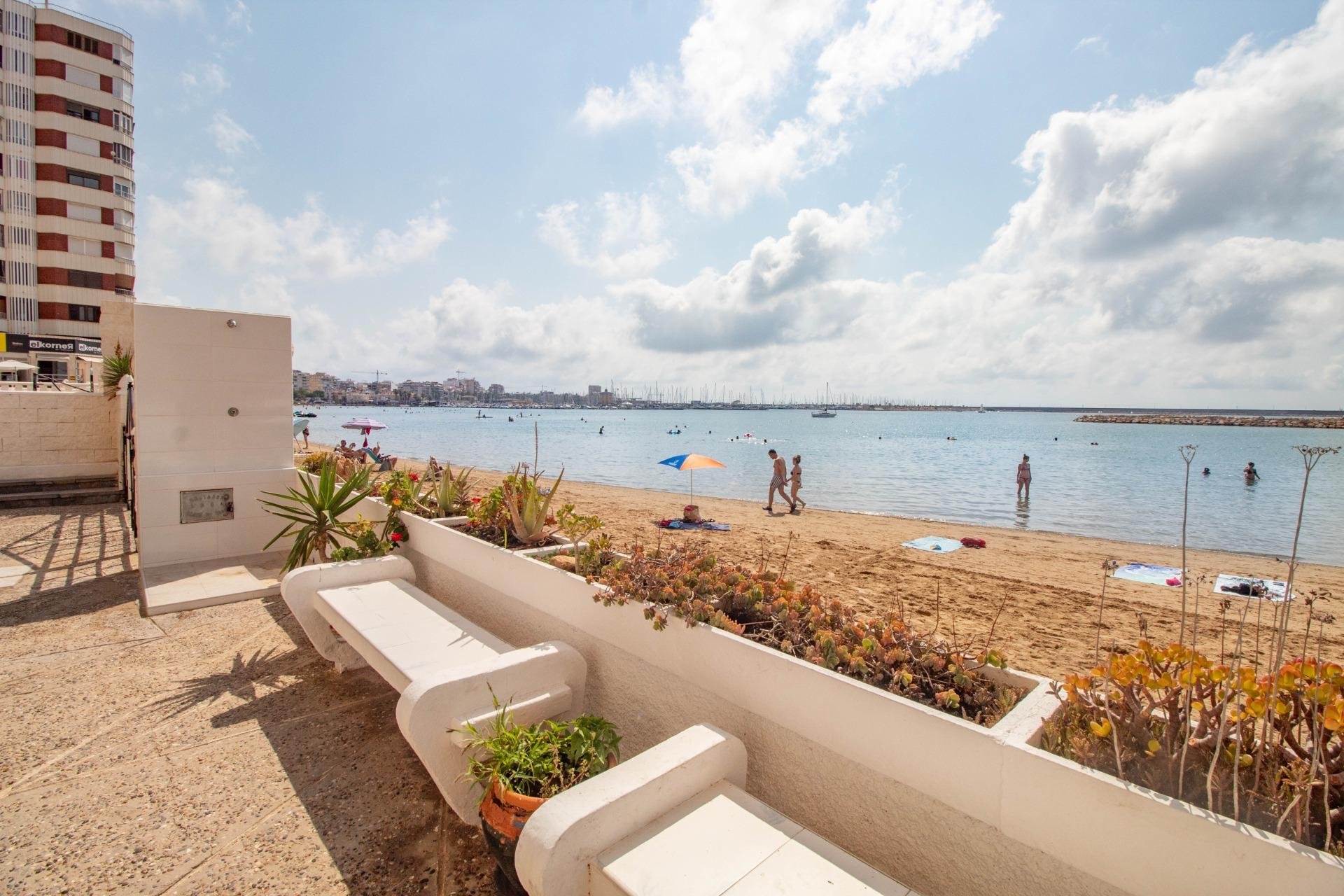 Återförsäljning - Apartment -
Torrevieja - Acequion