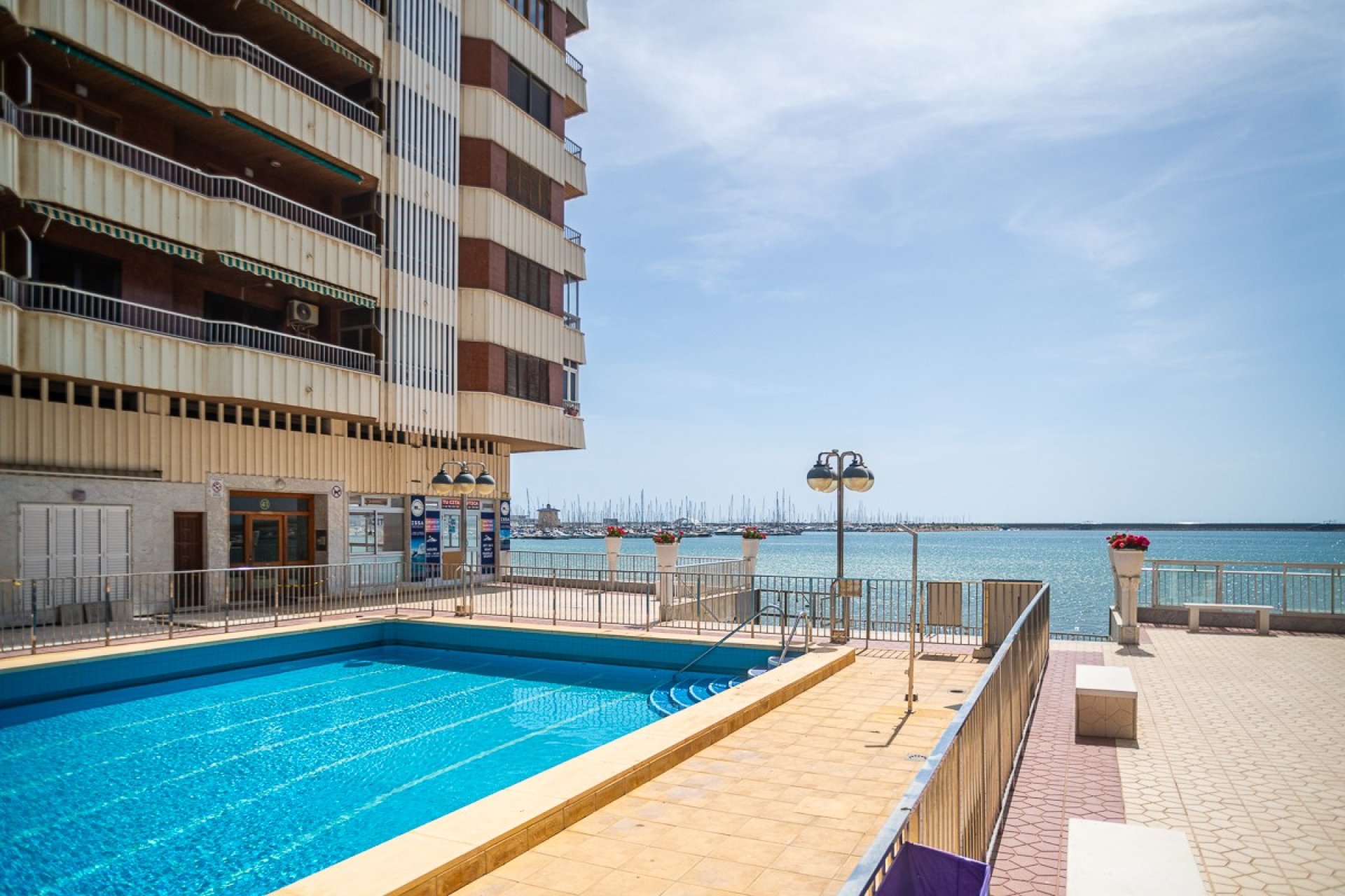 Återförsäljning - Apartment -
Torrevieja - Acequion