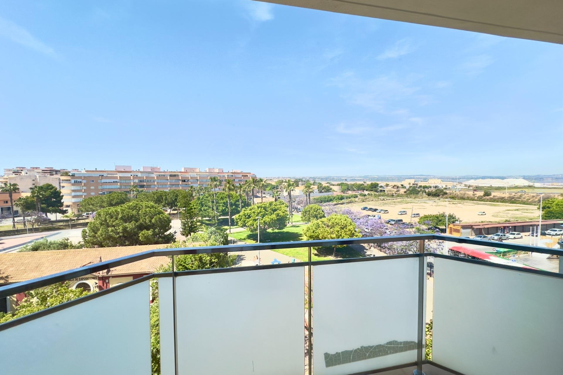 Återförsäljning - Apartment -
Torrevieja - Acequion