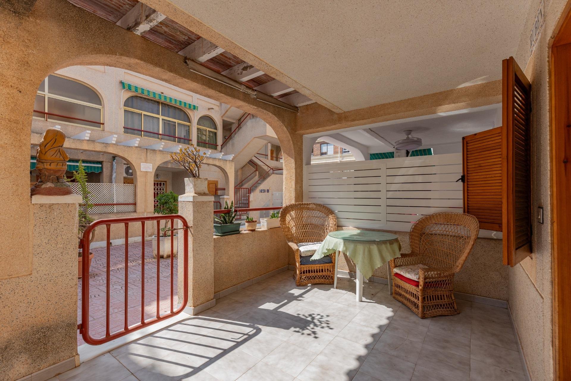 Återförsäljning - Apartment -
Torrevieja - Acequion