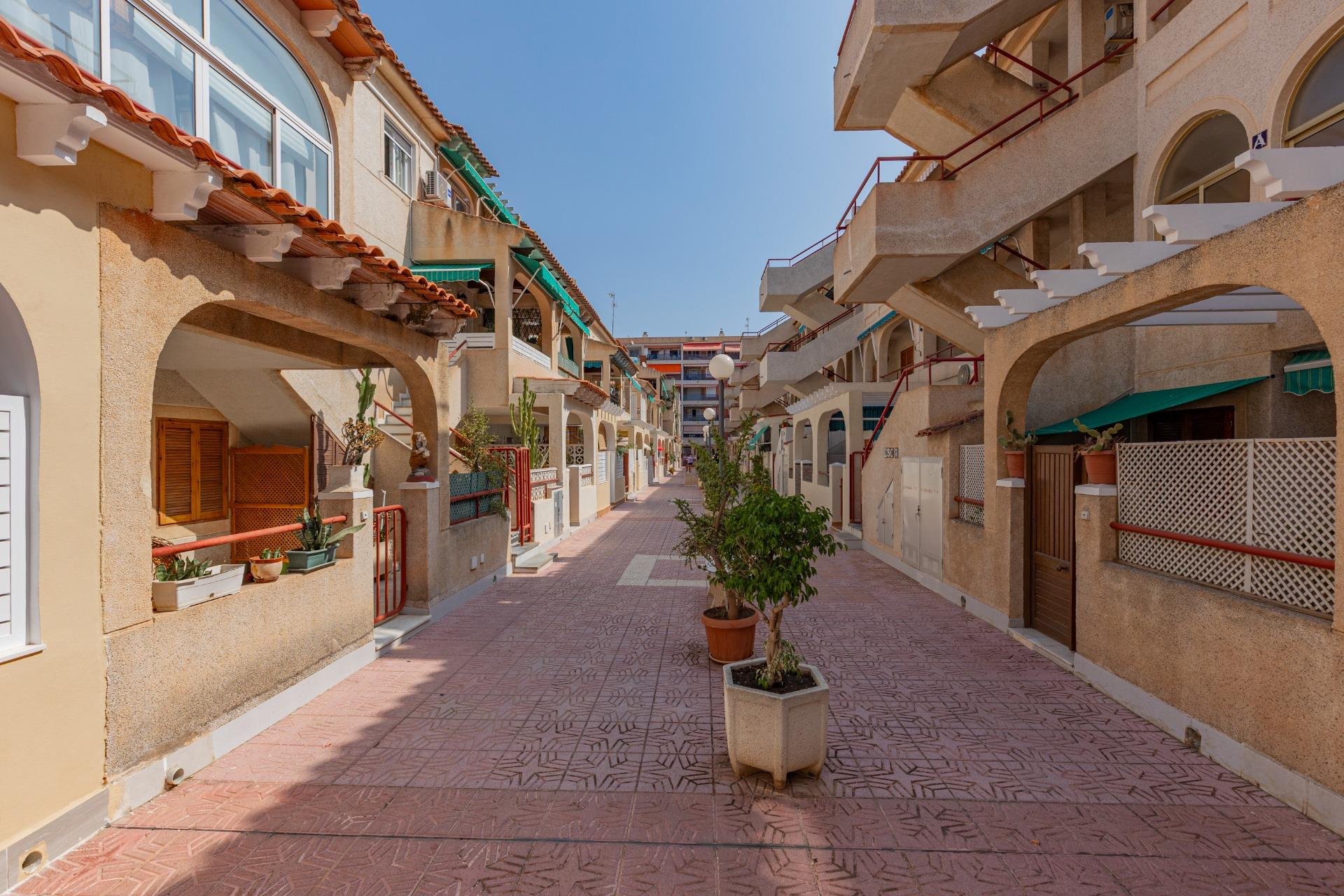 Återförsäljning - Apartment -
Torrevieja - Acequion