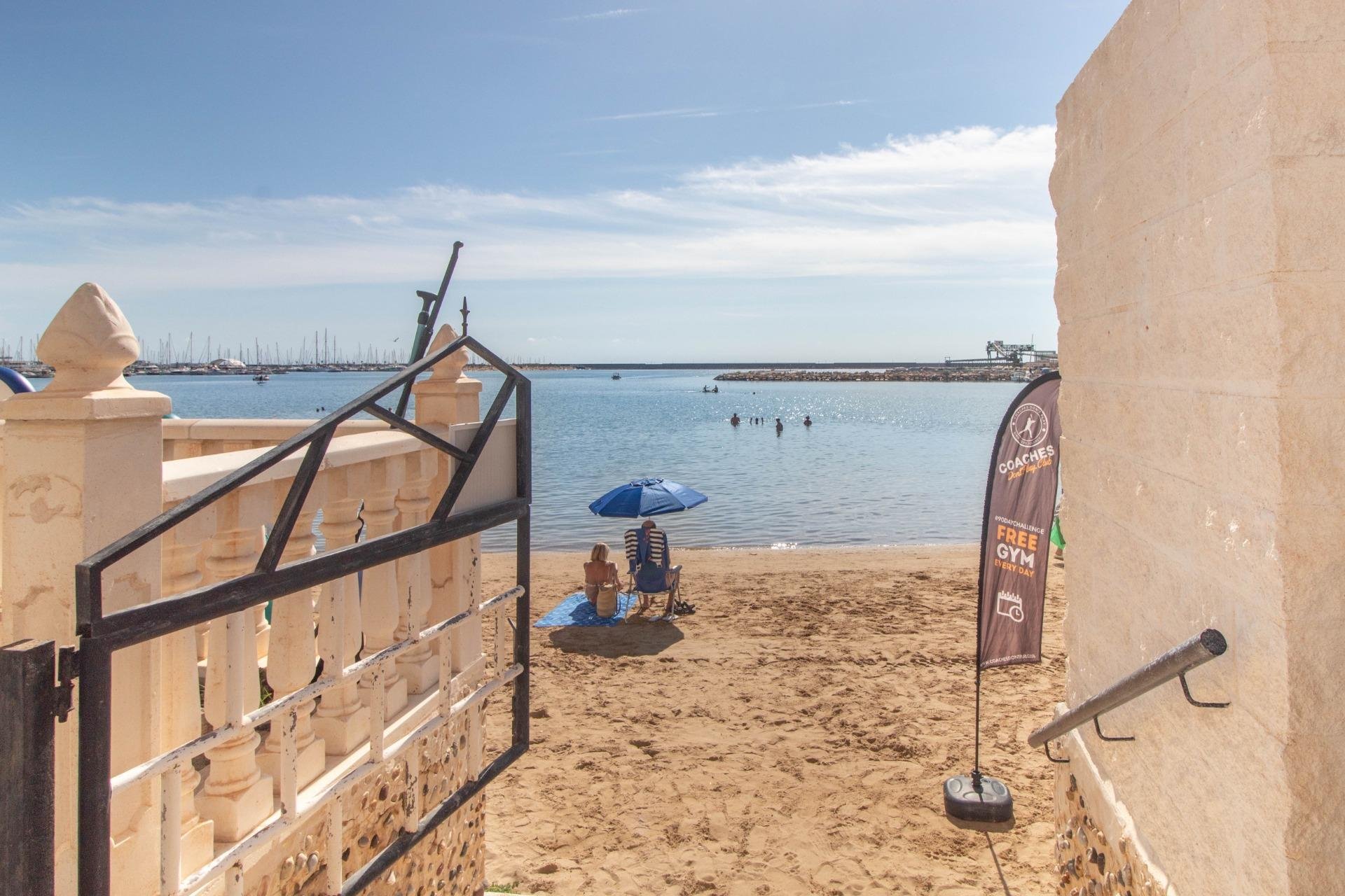 Återförsäljning - Apartment -
Torrevieja - Acequion