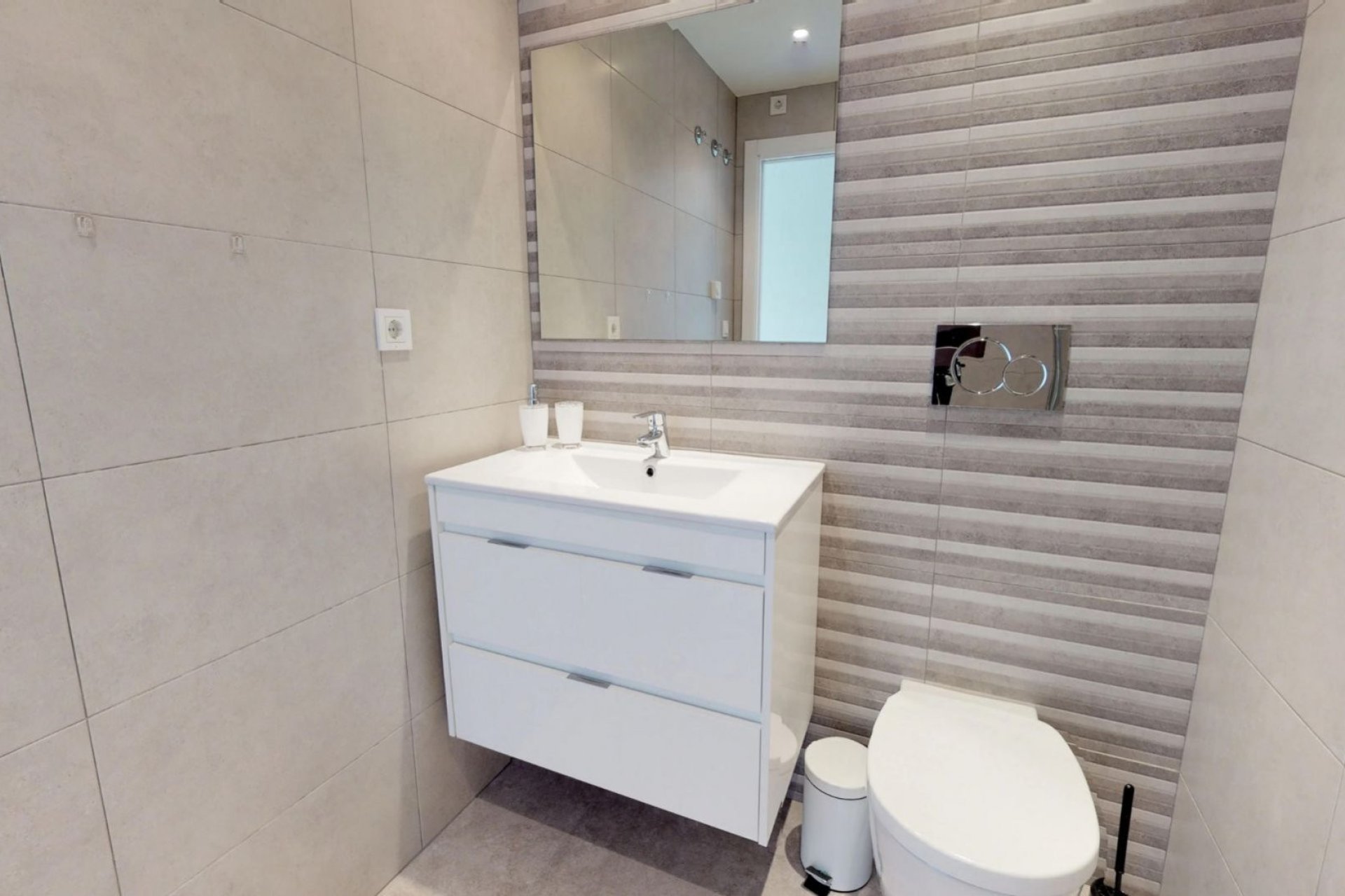Återförsäljning - Apartment -
Torrevieja - Aguas Nuevas