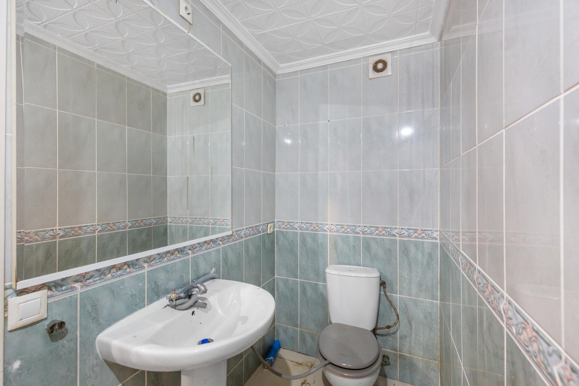 Återförsäljning - Apartment -
Torrevieja - Centro - Muelle Pesquero