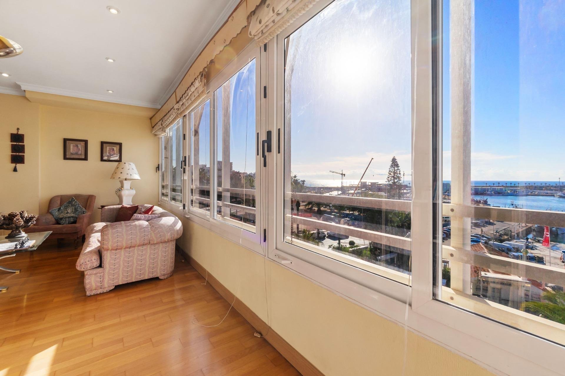 Återförsäljning - Apartment -
Torrevieja - Centro - Muelle Pesquero