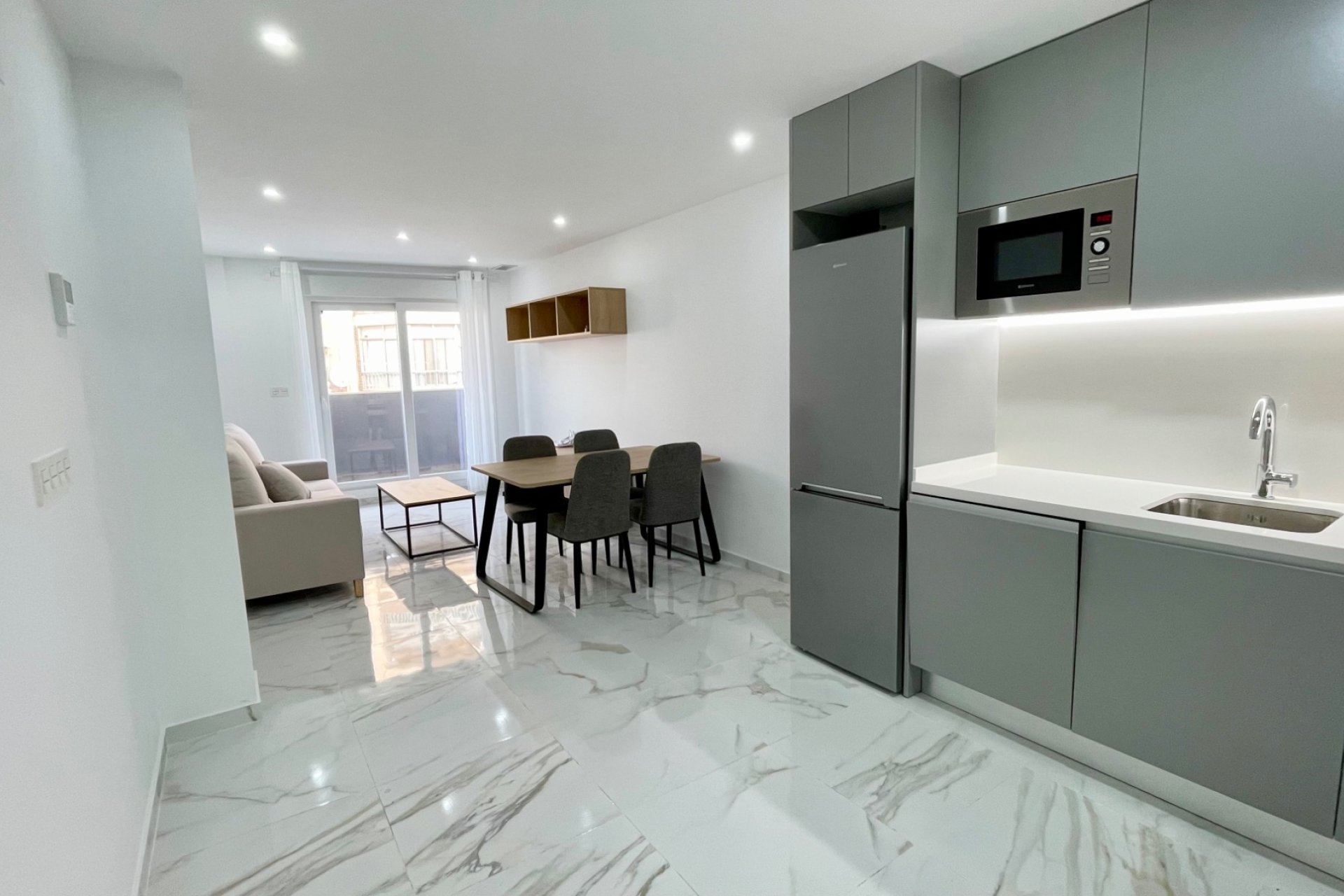 Återförsäljning - Apartment -
Torrevieja - Centro