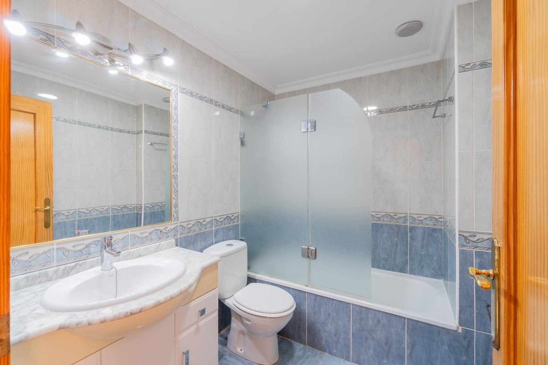 Återförsäljning - Apartment -
Torrevieja - Centro