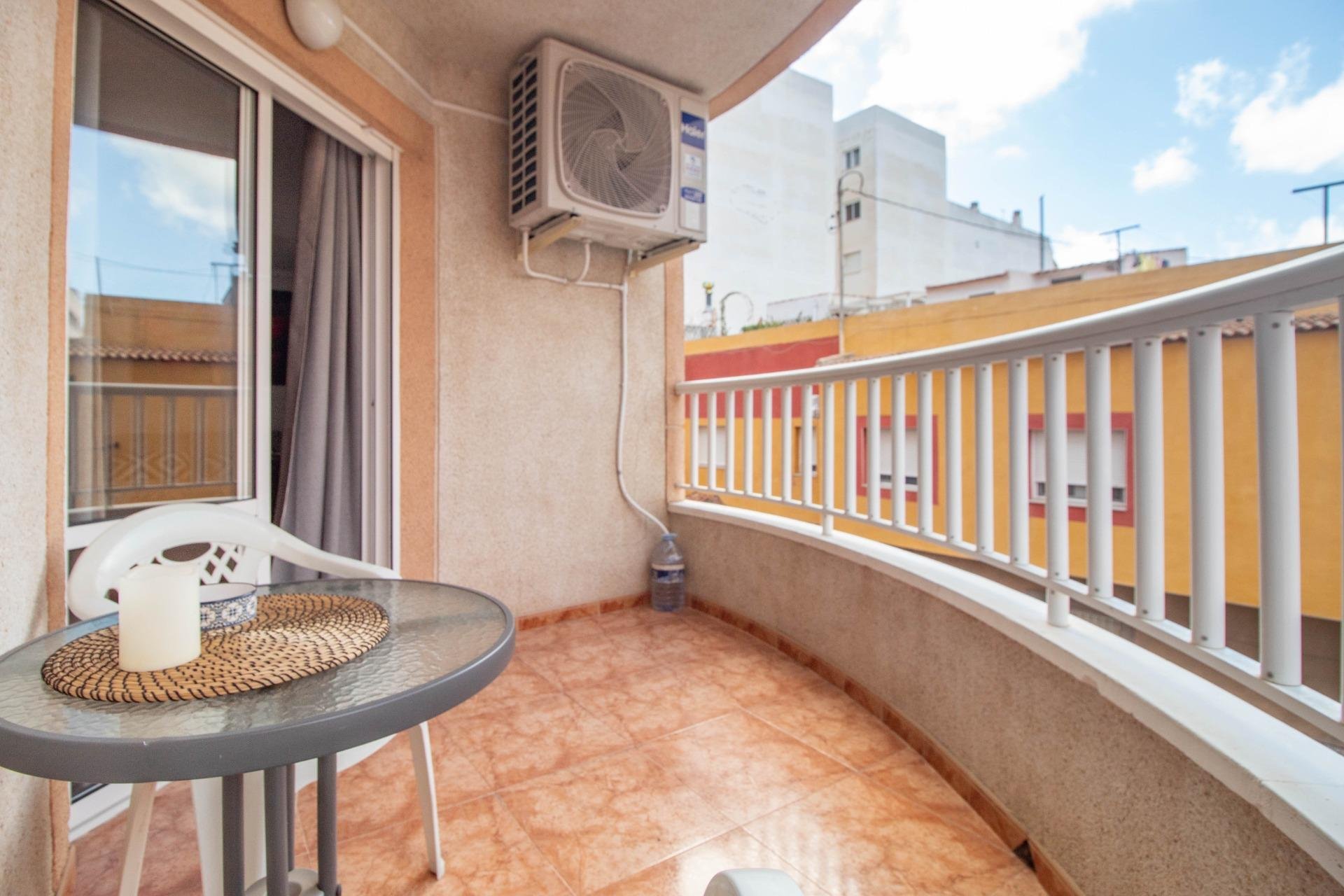 Återförsäljning - Apartment -
Torrevieja - Centro