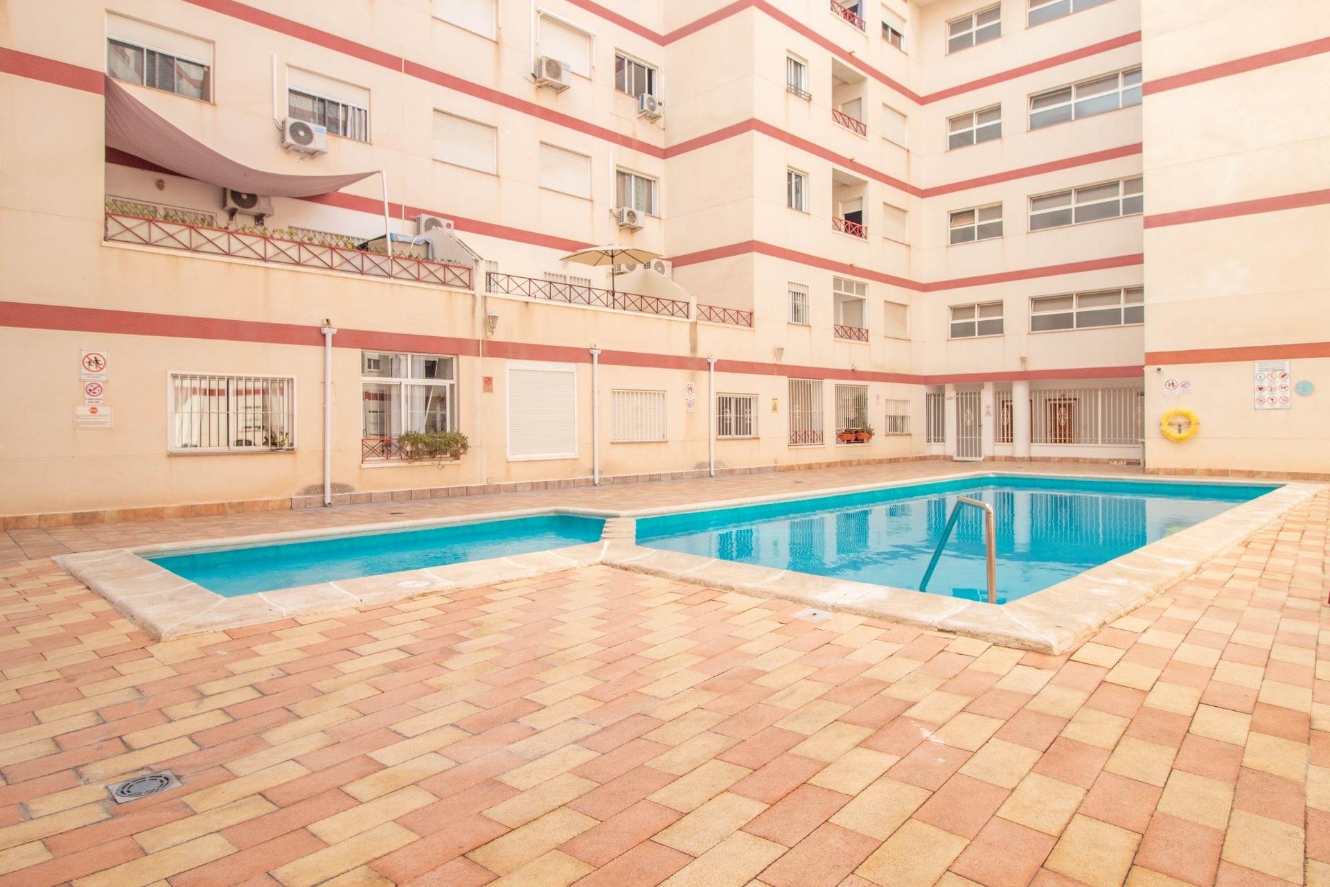 Återförsäljning - Apartment -
Torrevieja - Centro