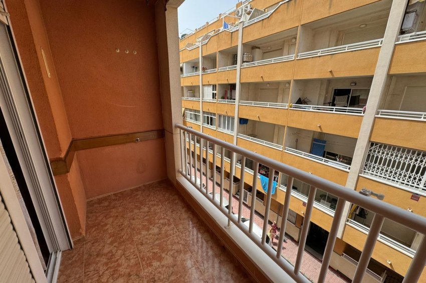 Återförsäljning - Apartment -
Torrevieja - Estacion de autobuses