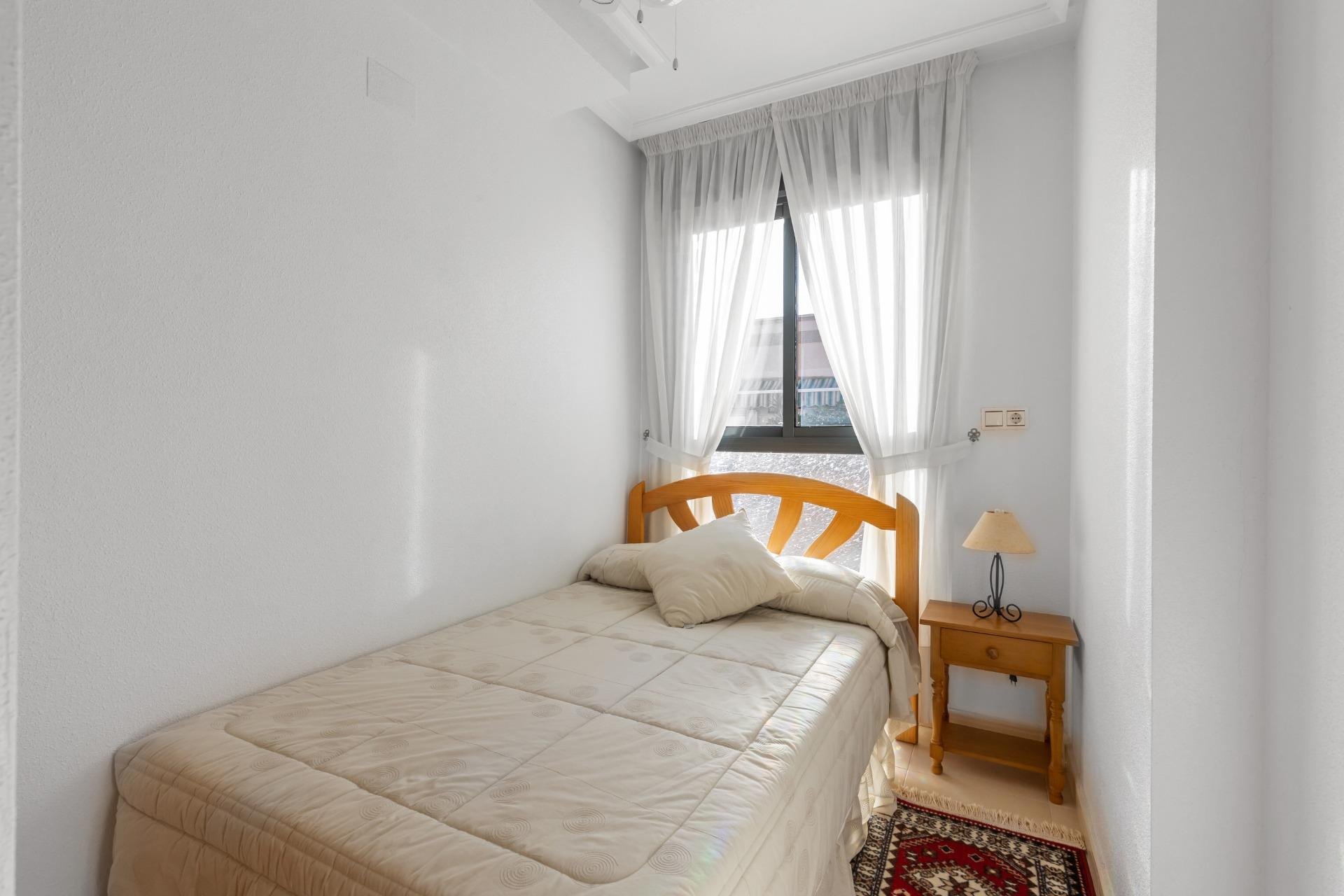 Återförsäljning - Apartment -
Torrevieja - Estacion de autobuses