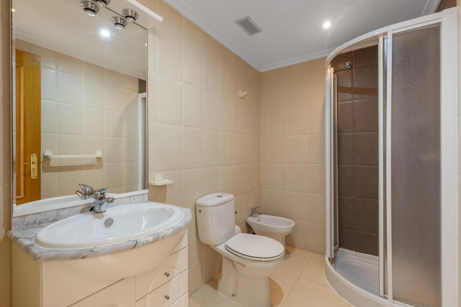 Återförsäljning - Apartment -
Torrevieja - Estacion de autobuses