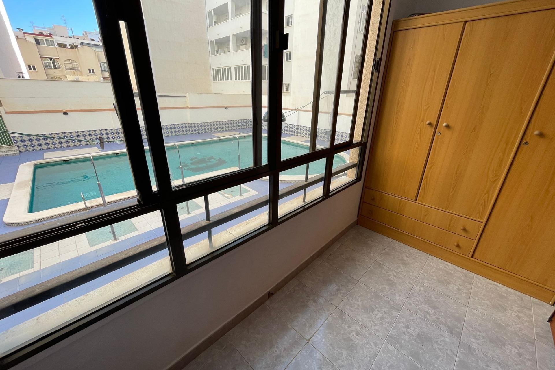 Återförsäljning - Apartment -
Torrevieja - Estacion de autobuses