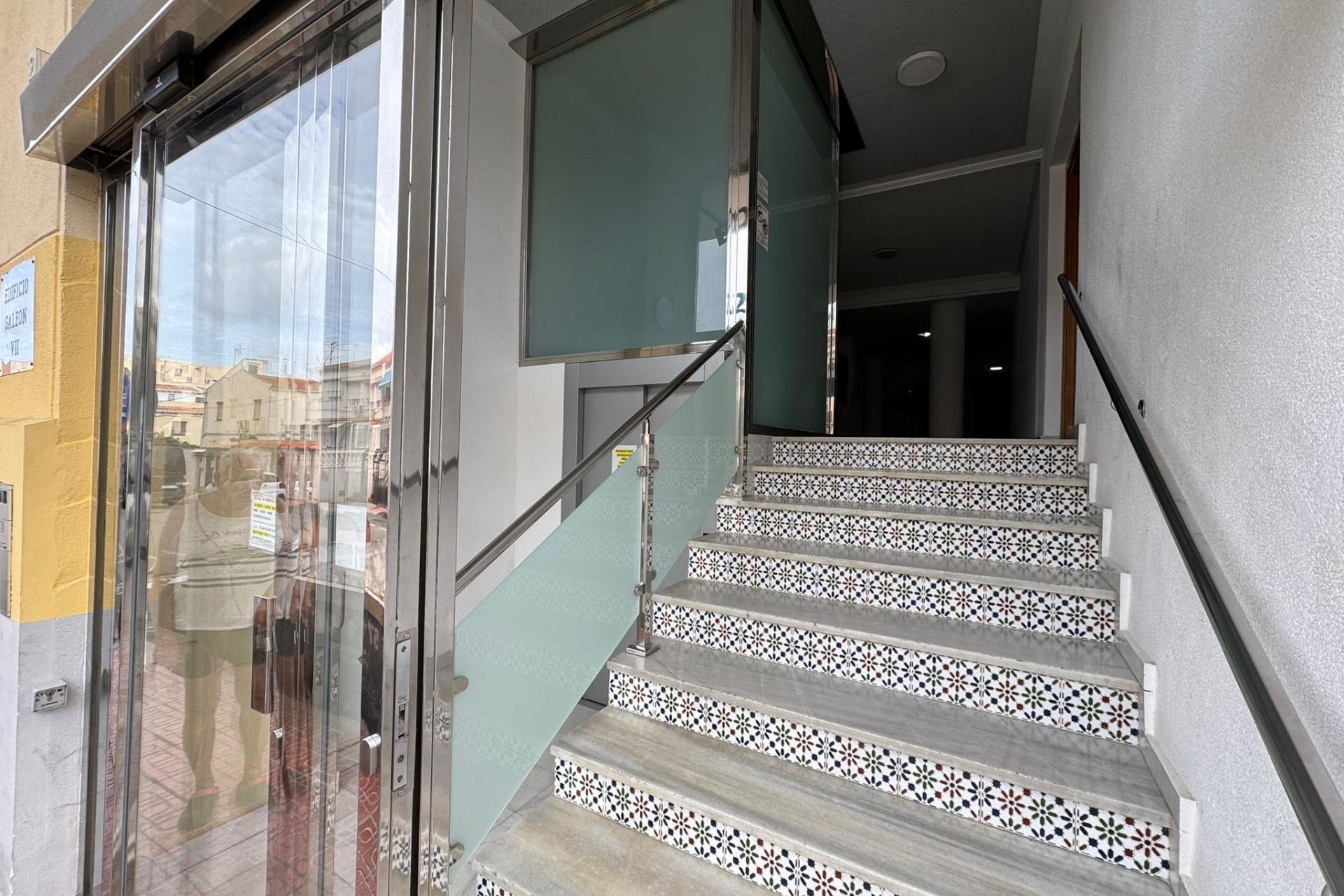 Återförsäljning - Apartment -
Torrevieja - Estacion de autobuses