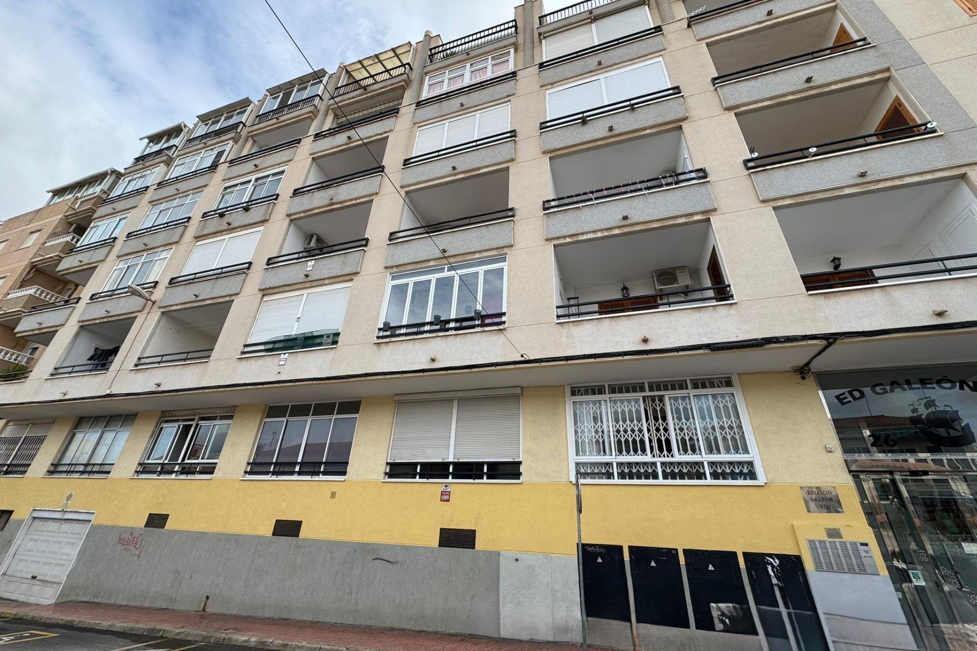 Återförsäljning - Apartment -
Torrevieja - Estacion de autobuses