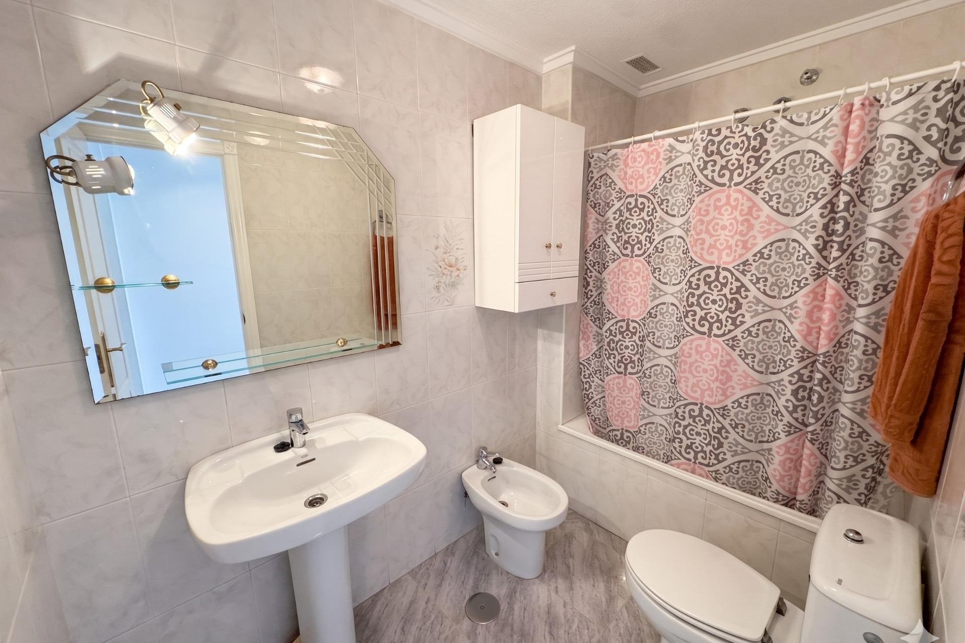 Återförsäljning - Apartment -
Torrevieja - Estacion de autobuses