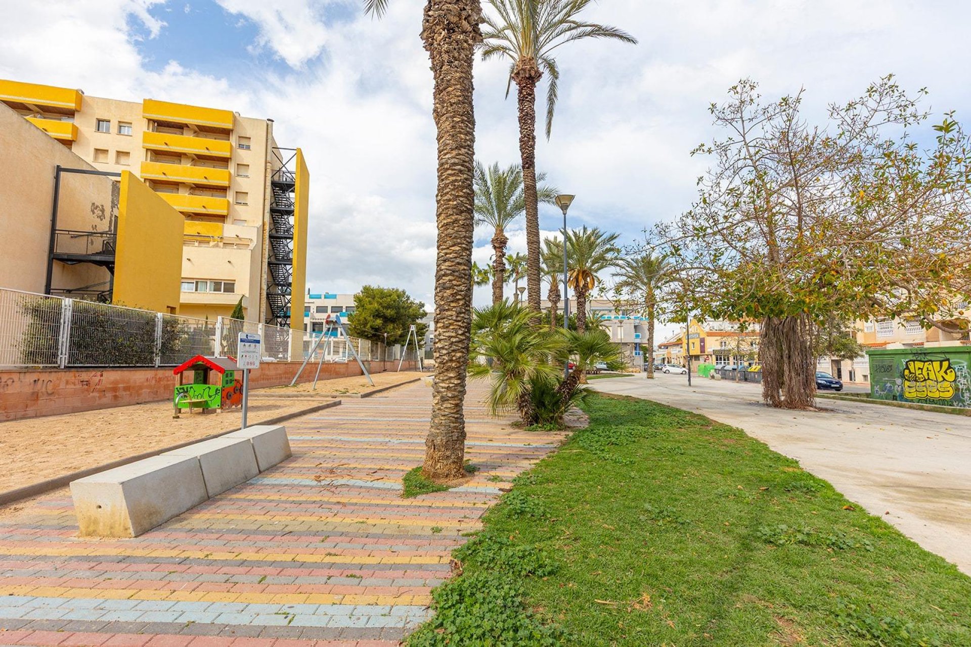 Återförsäljning - Apartment -
Torrevieja - Estacion de autobuses