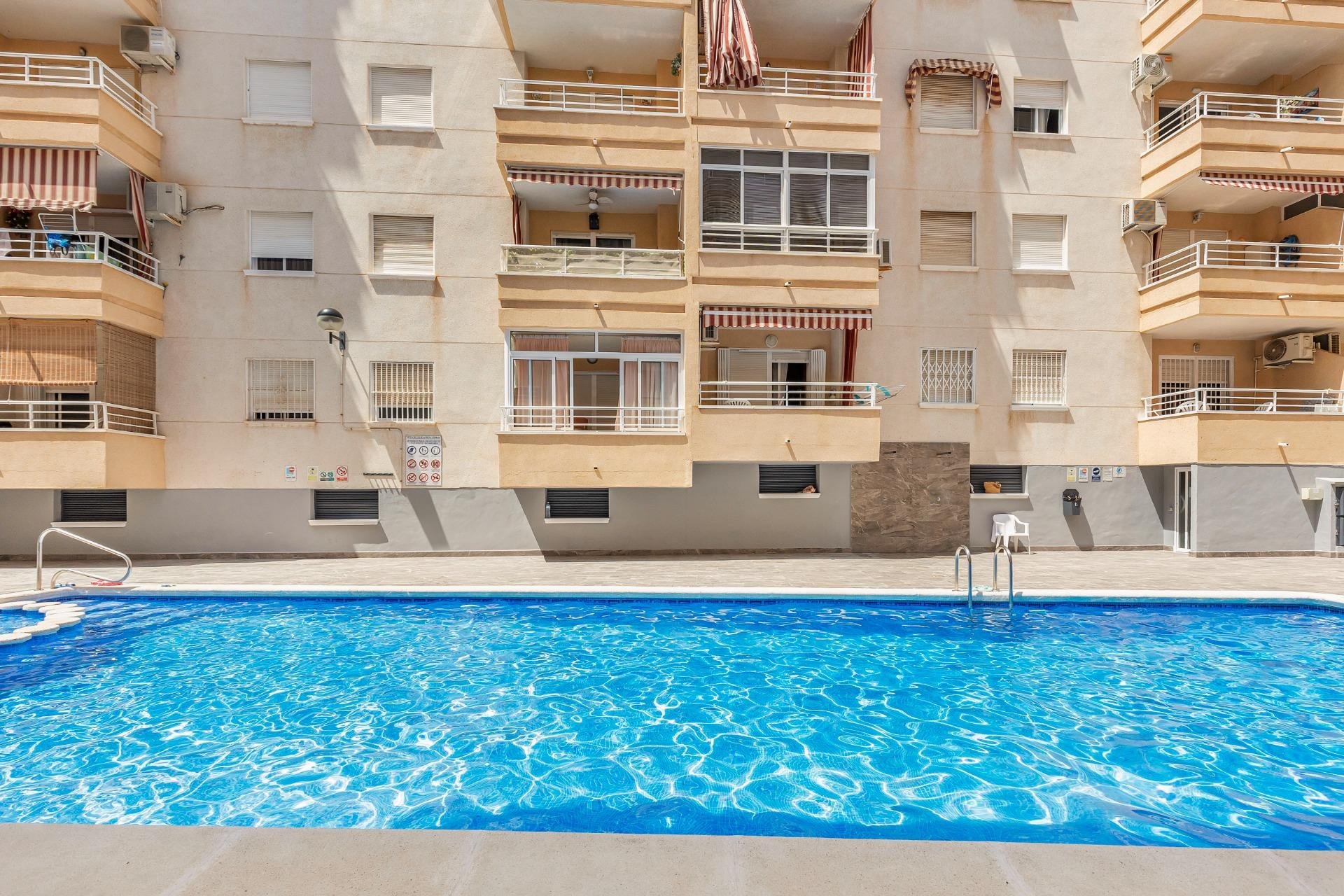 Återförsäljning - Apartment -
Torrevieja - Estacion de autobuses