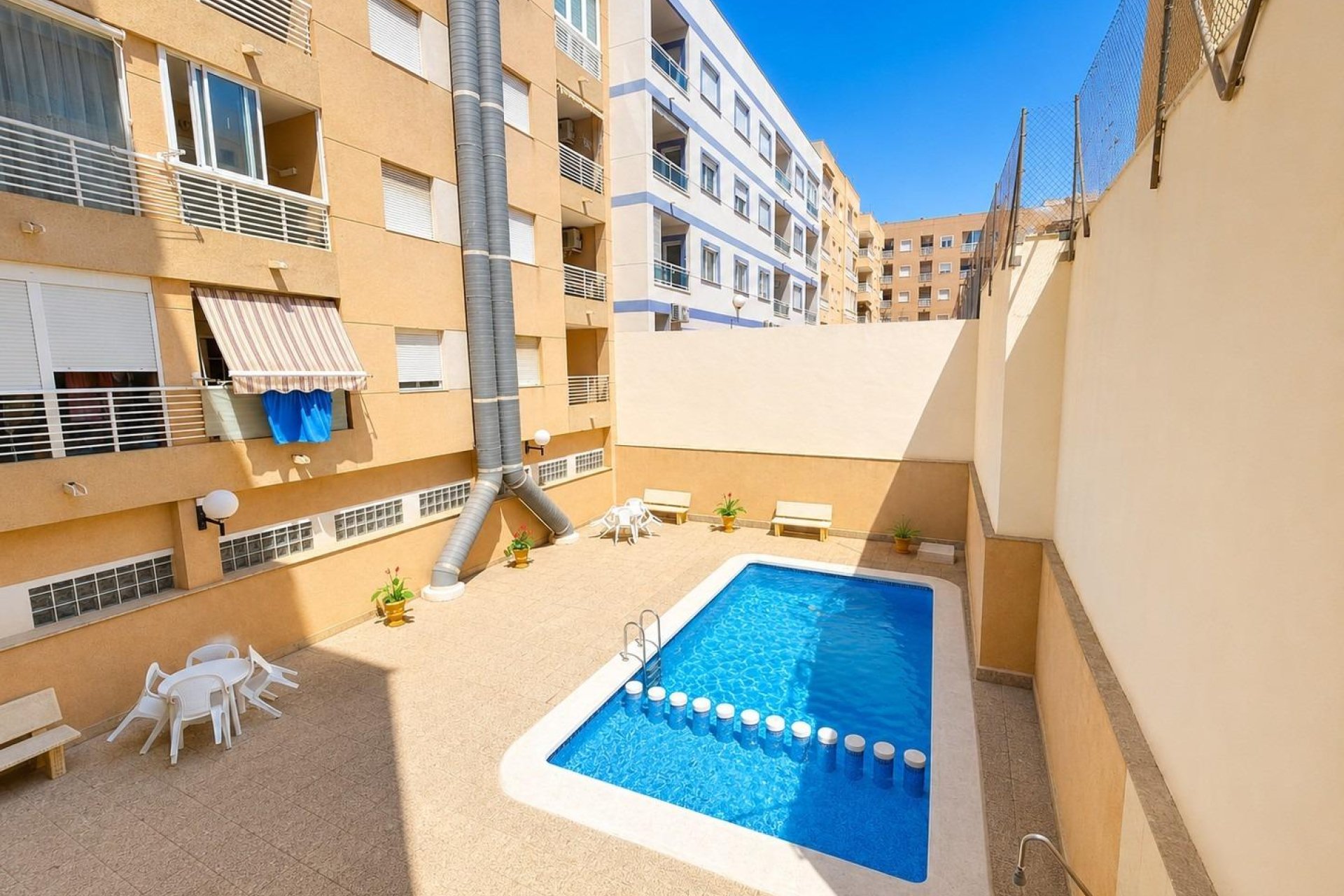 Återförsäljning - Apartment -
Torrevieja - Estacion de autobuses