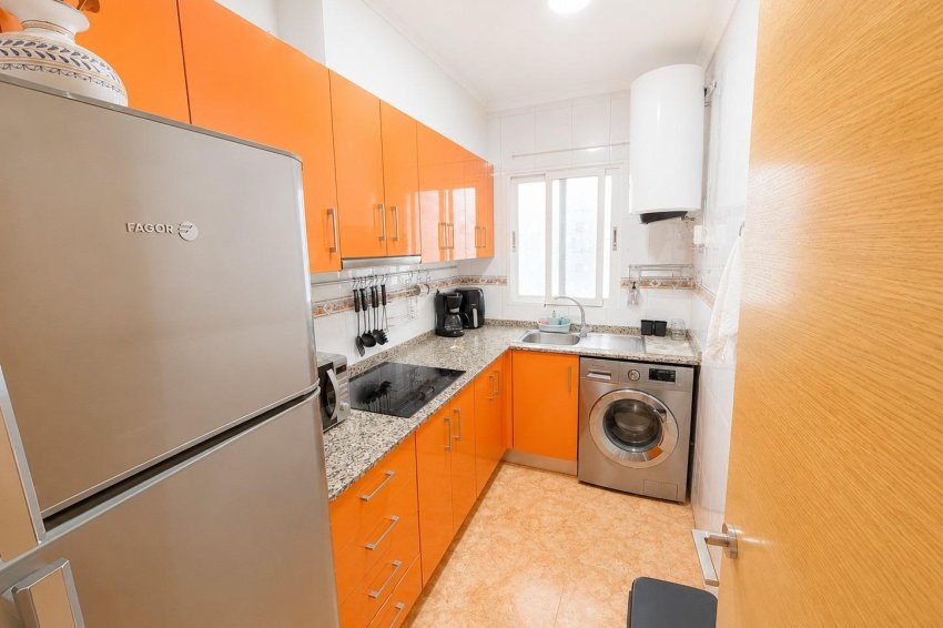 Återförsäljning - Apartment -
Torrevieja - Estacion de autobuses