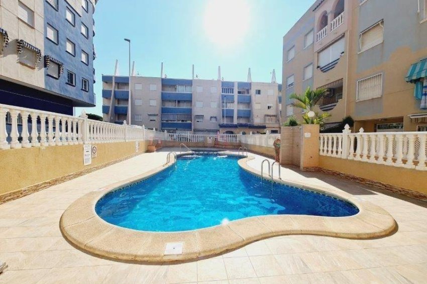 Återförsäljning - Apartment -
Torrevieja - La Mata