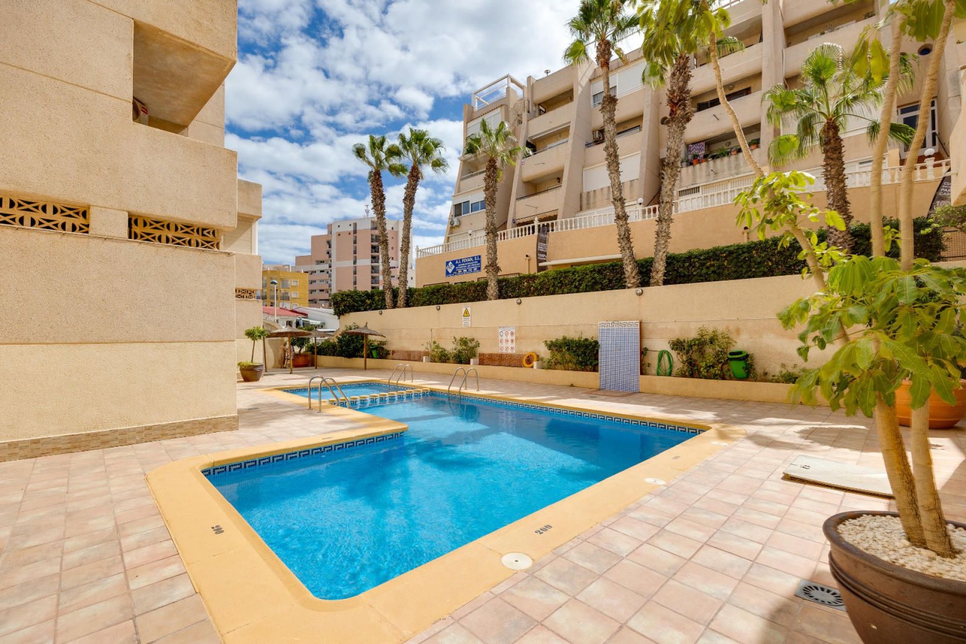 Återförsäljning - Apartment -
Torrevieja - La Mata