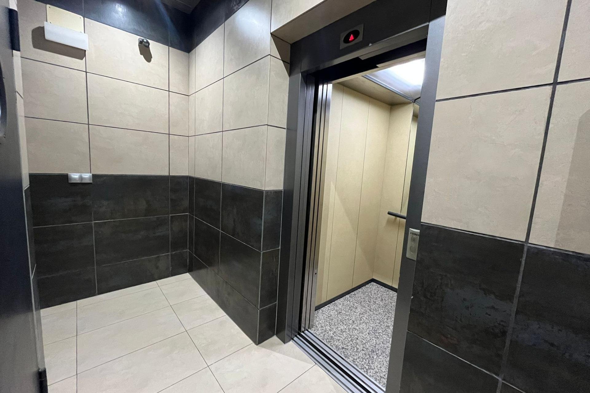 Återförsäljning - Apartment -
Torrevieja - La Mata