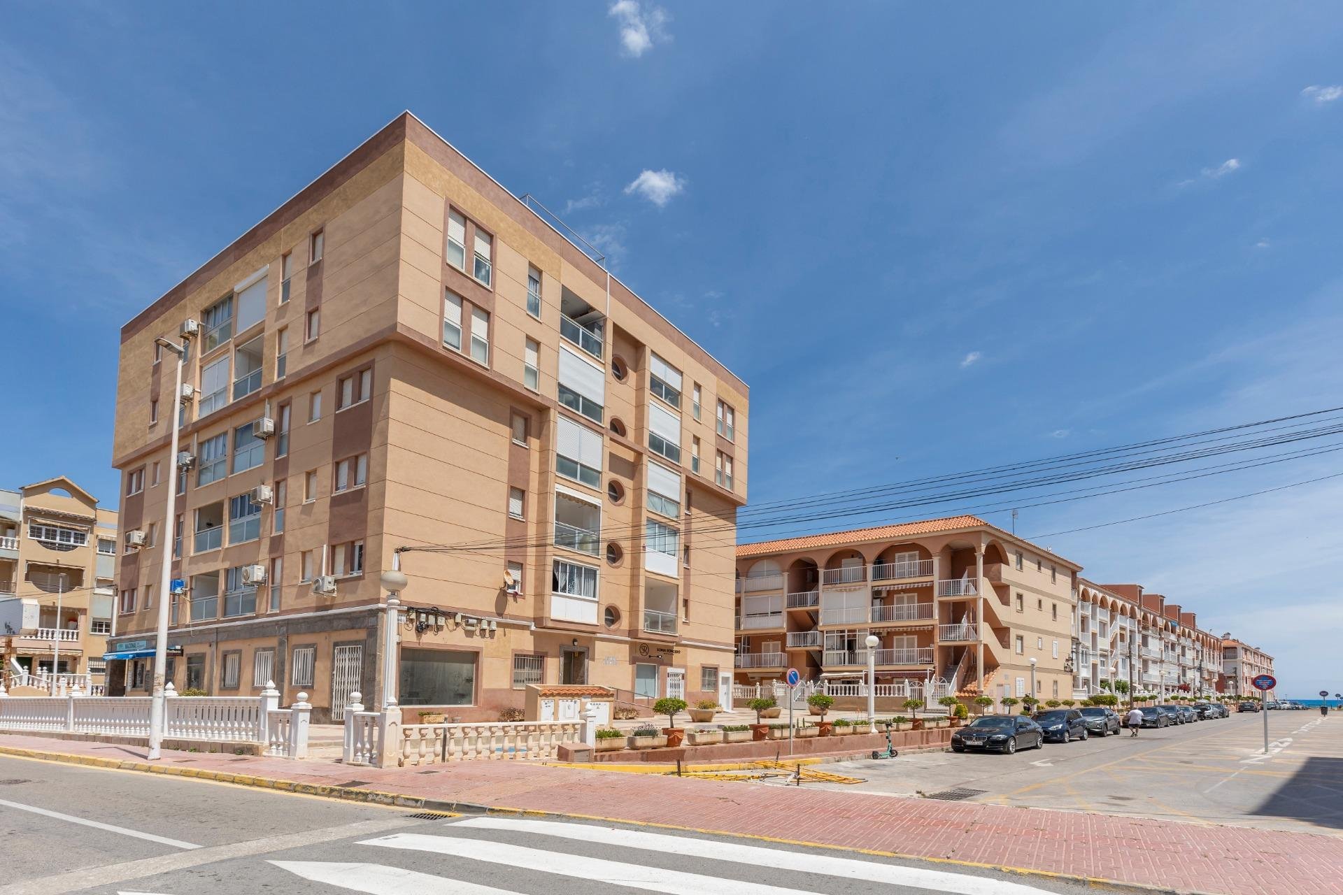 Återförsäljning - Apartment -
Torrevieja - La Mata