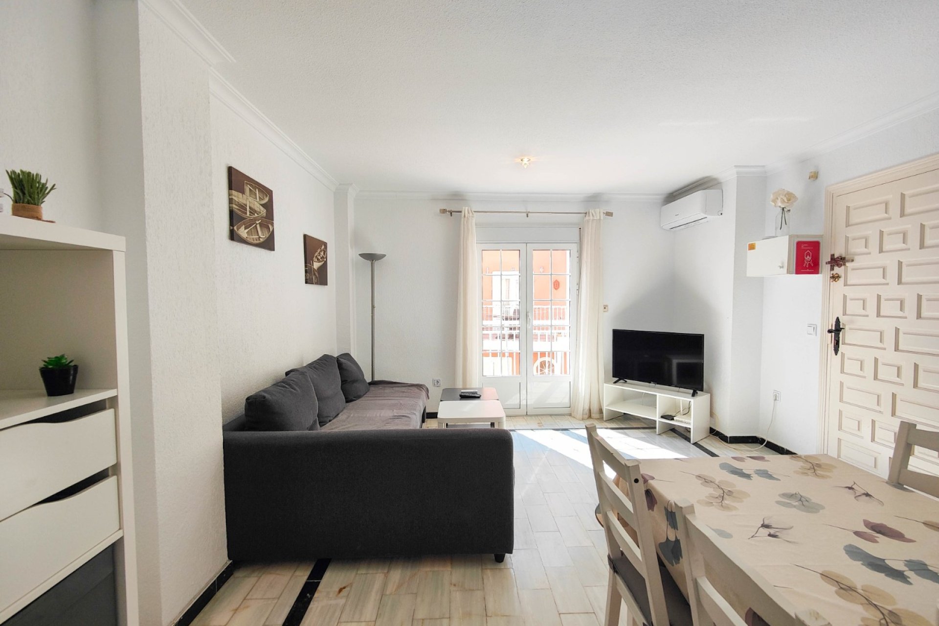 Återförsäljning - Apartment -
Torrevieja - La Mata