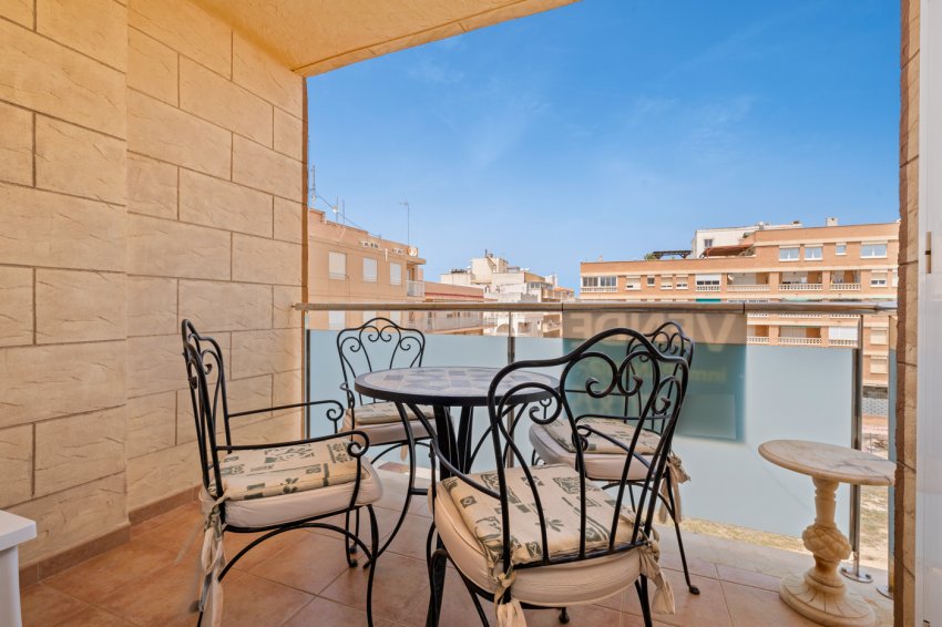 Återförsäljning - Apartment -
Torrevieja - La Mata