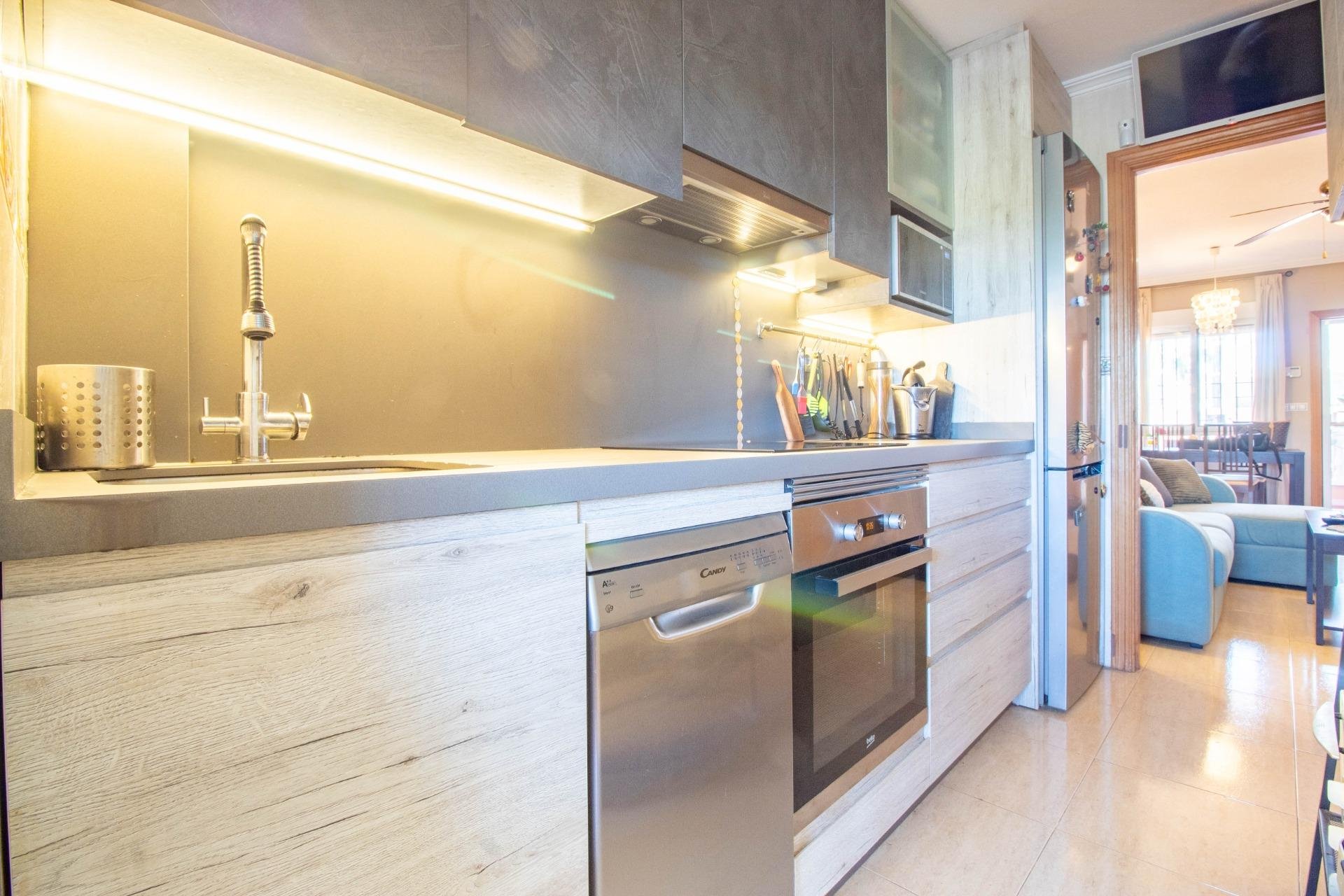 Återförsäljning - Apartment -
Torrevieja - La Siesta - El Salado - Torreta