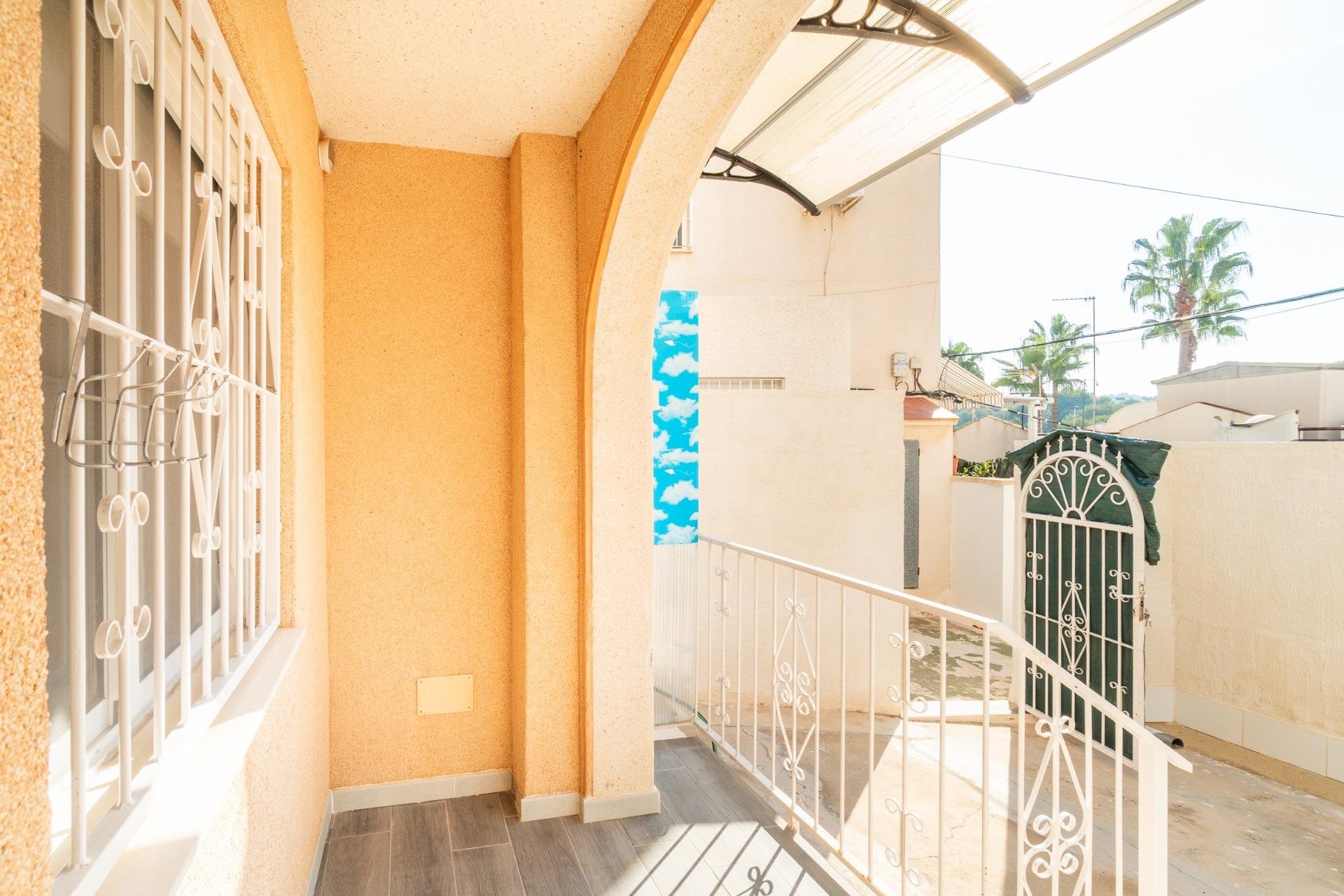 Återförsäljning - Apartment -
Torrevieja - Los balcones