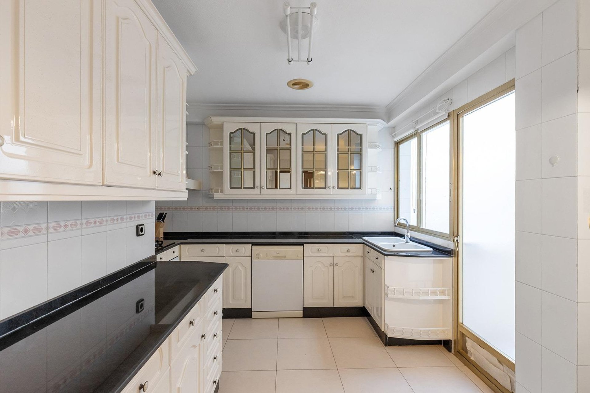 Återförsäljning - Apartment -
Torrevieja - Paseo maritimo