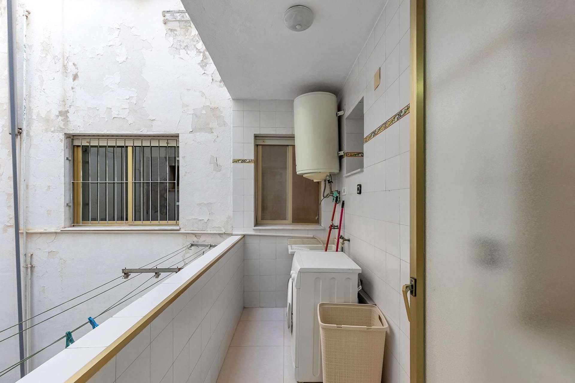 Återförsäljning - Apartment -
Torrevieja - Paseo maritimo