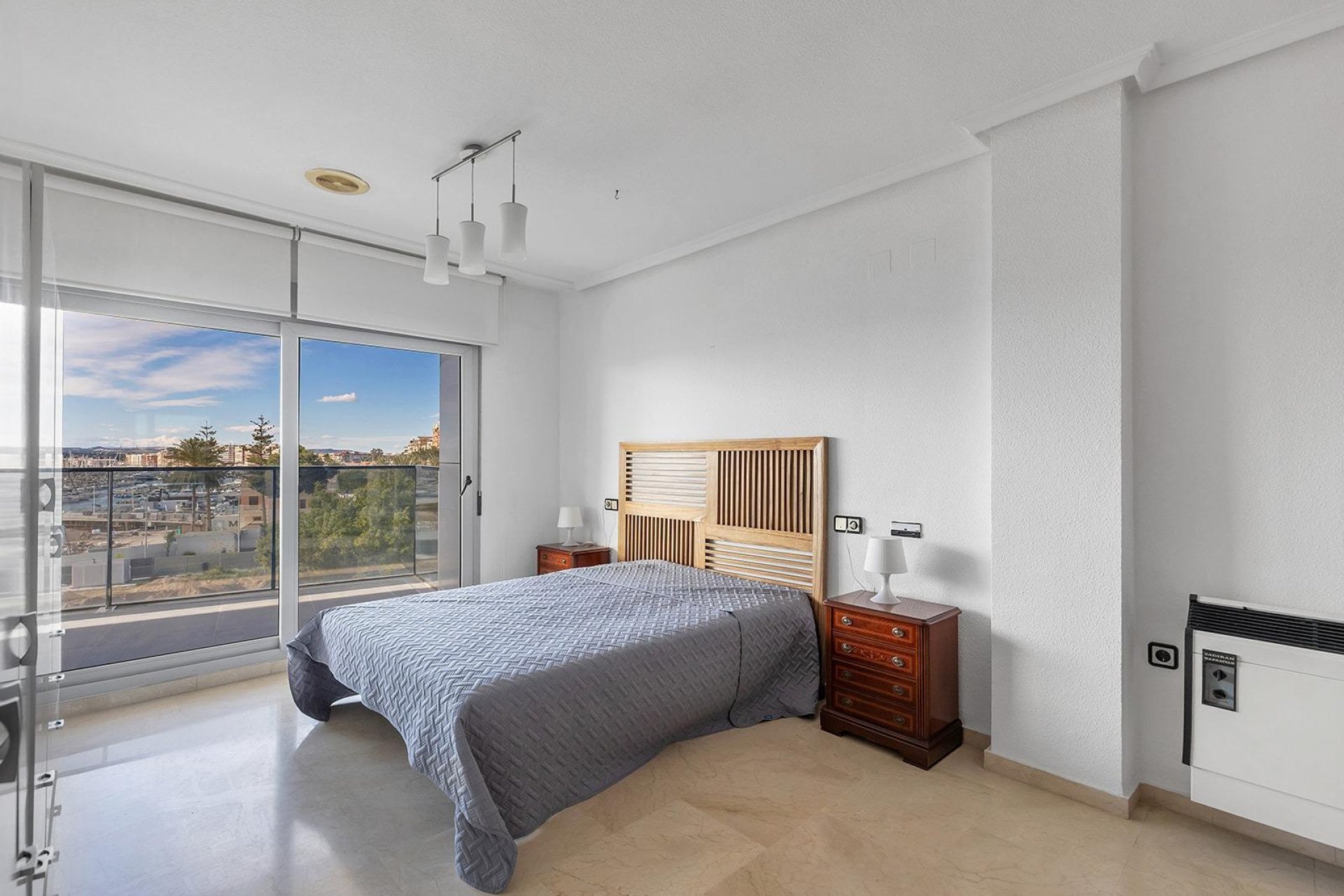 Återförsäljning - Apartment -
Torrevieja - Paseo maritimo