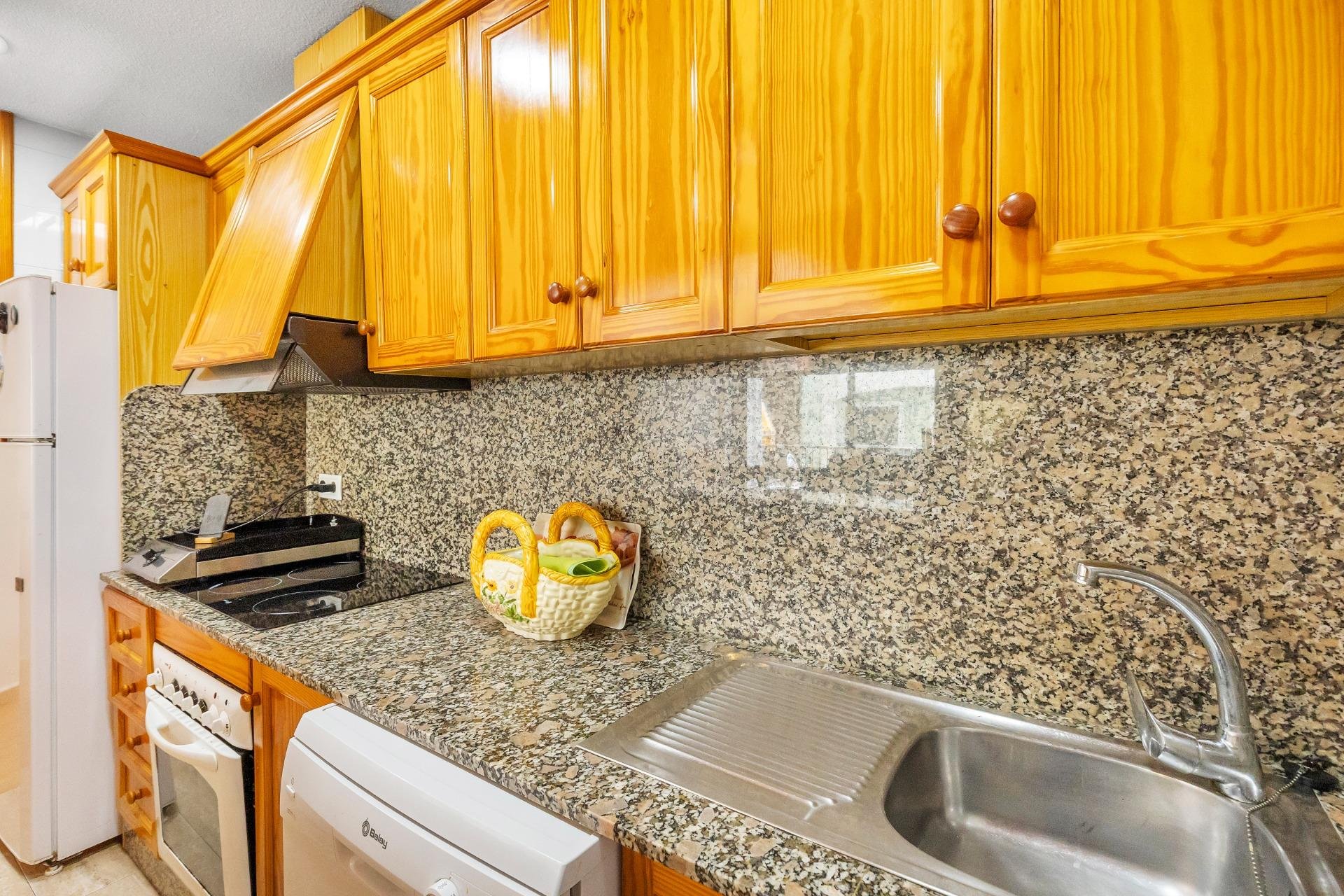 Återförsäljning - Apartment -
Torrevieja - Paseo maritimo